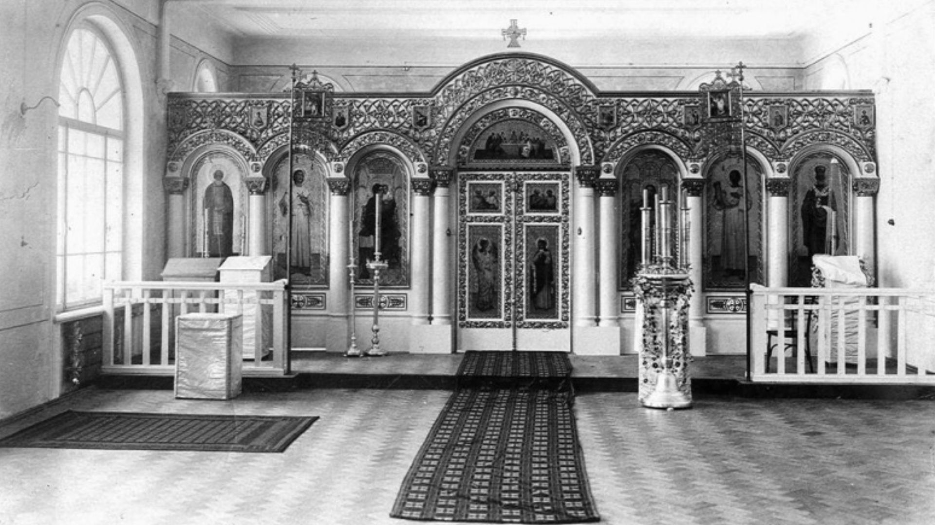 File:Церковь в здании Реального училища имени Дома Романовых.jpg