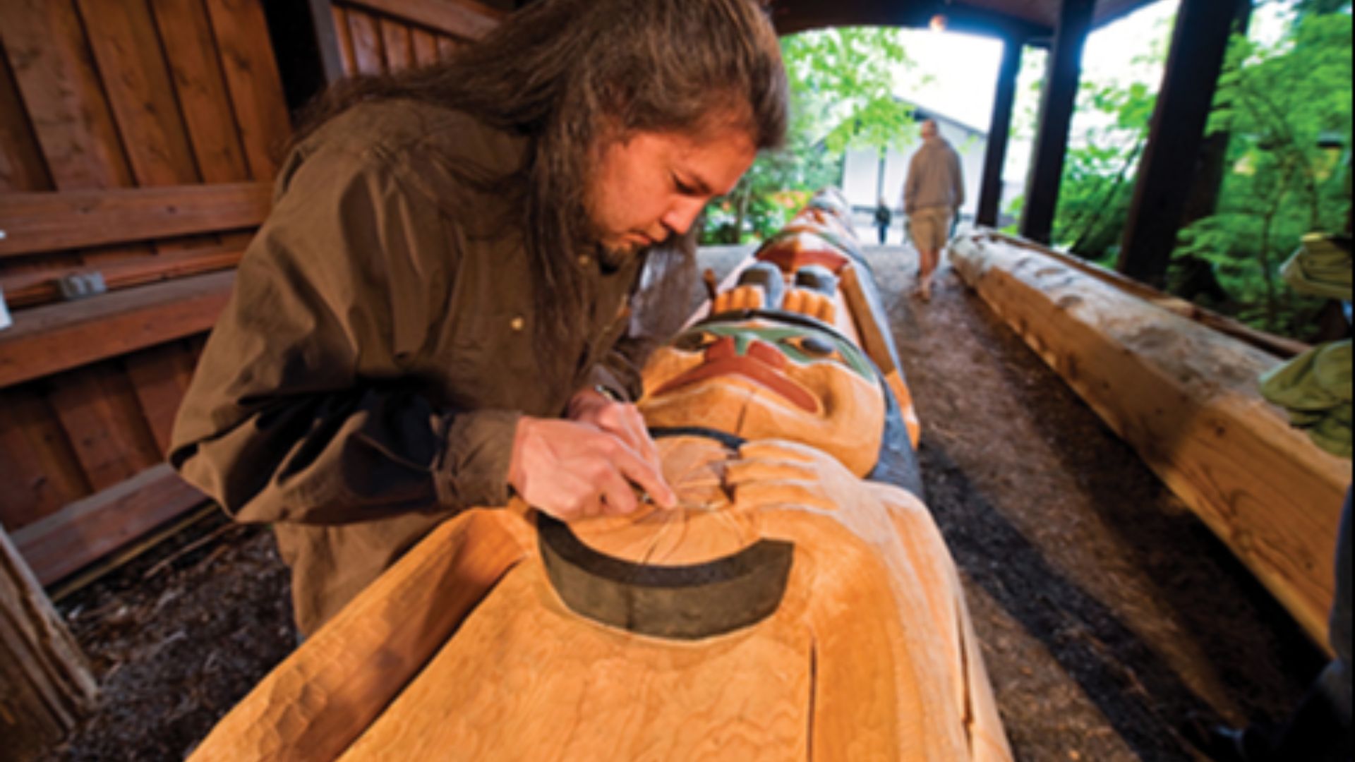 File:Tlingit artist Tommy Joseph works on carving a totem pole.jpg