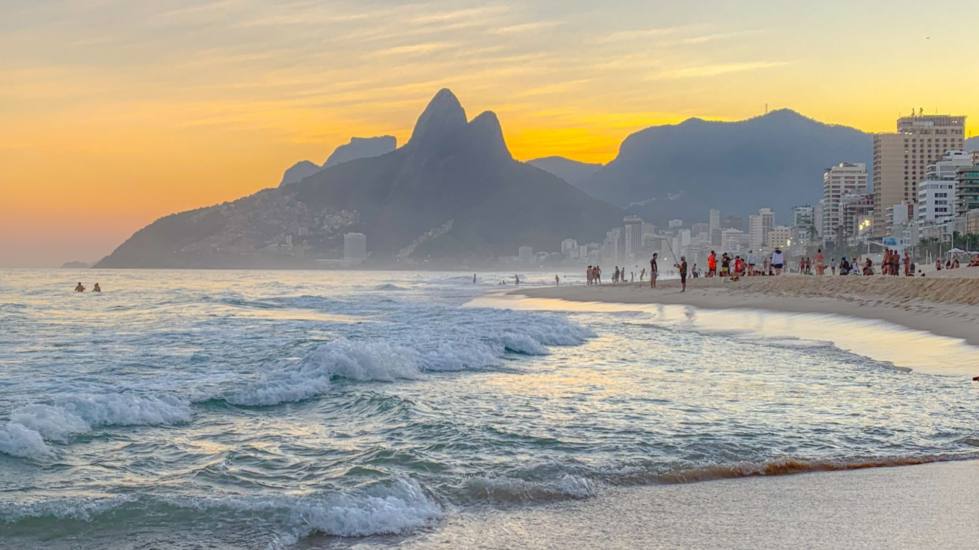 File:Ipanema Beach Rio.jpg