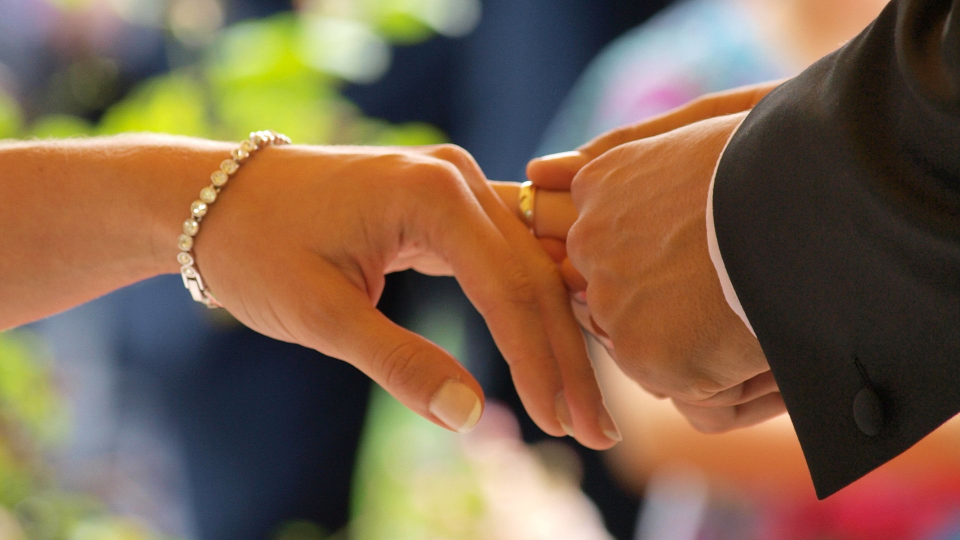 File:Placing a wedding ring.jpg