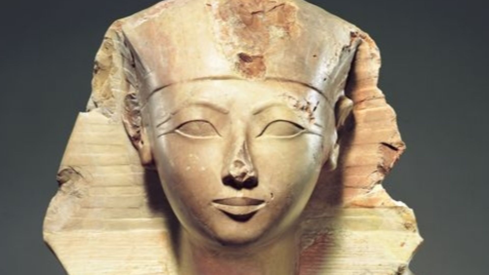 File:Seated Statue of Hatshepsut MET Hatshepsut2012.jpg