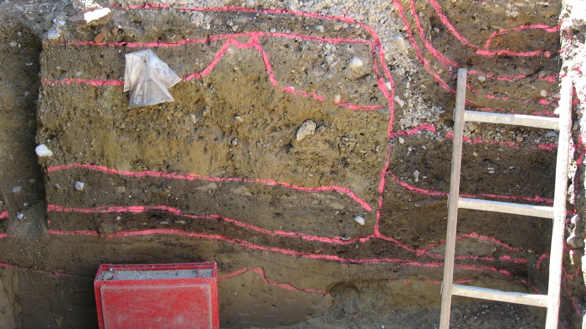 File:Archäologie schichtengrabung.jpg