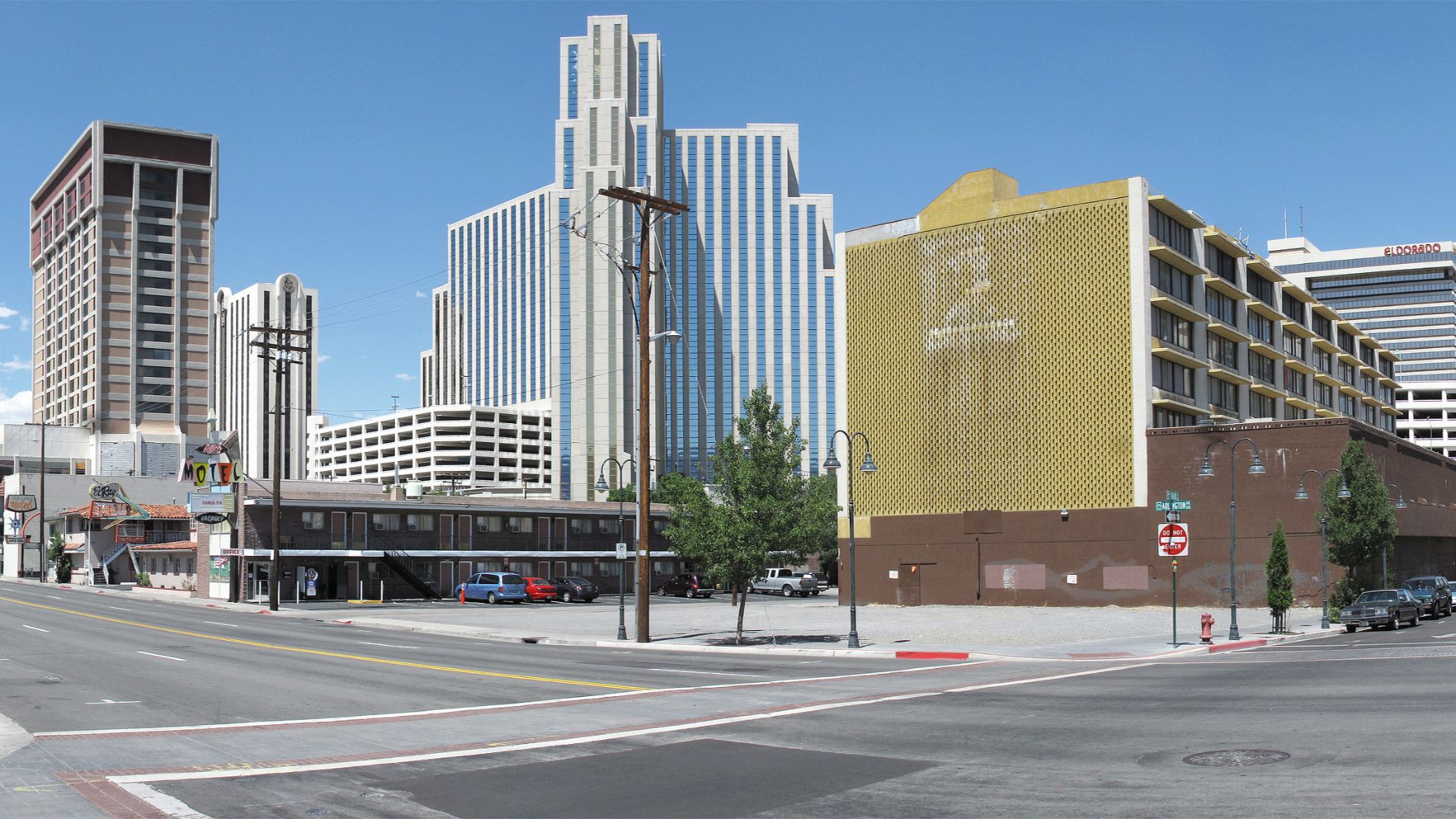 File:Downtown Reno 2.jpg