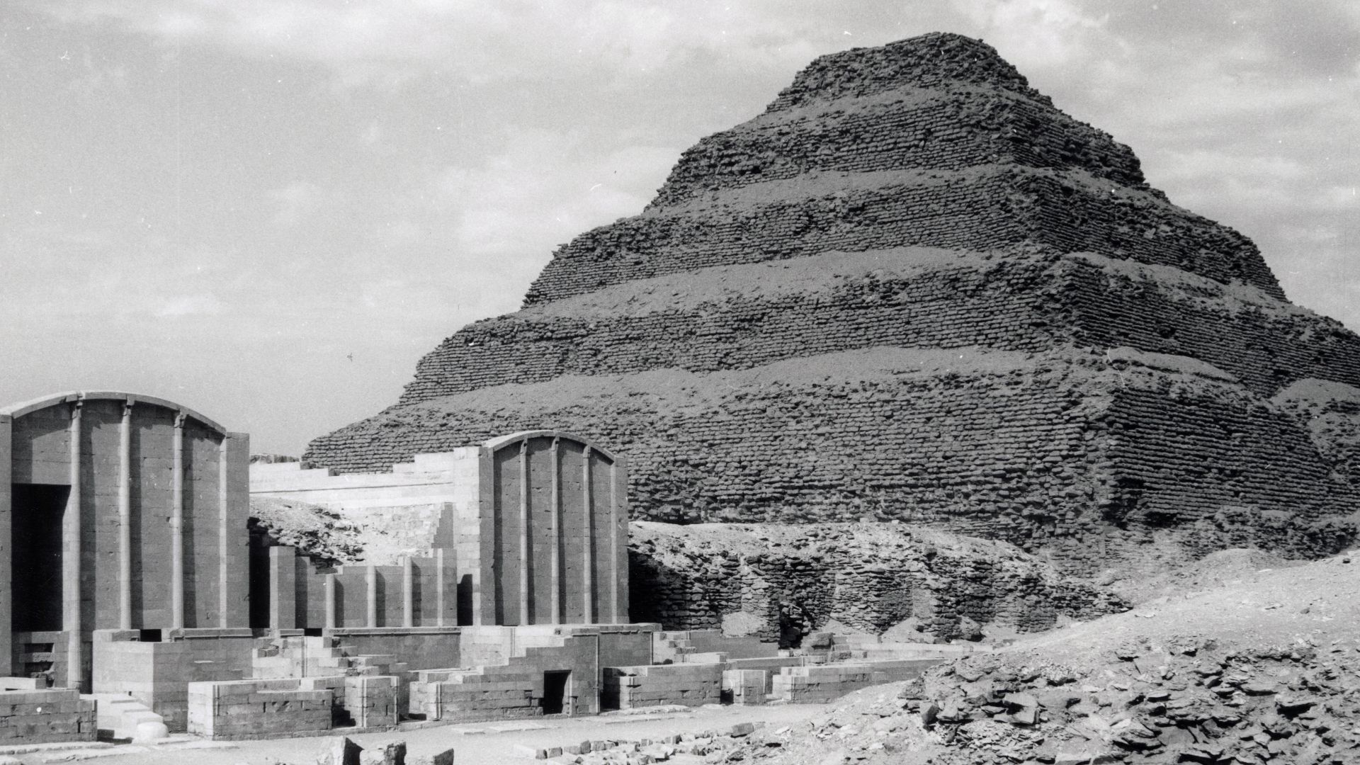File:Saqqara, Pyramid of Djoser and nearby tombs, Pictures, photo 6 of 8 - Archivio fotografico Museo Egizio, Turin INV87 002.jpg