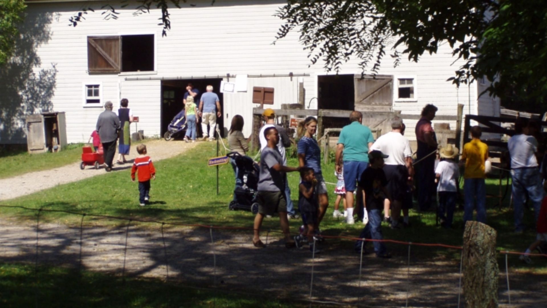 File:Indiana Dunes Natl Lakeshore Chellbrug Barn w people P9190008.jpg