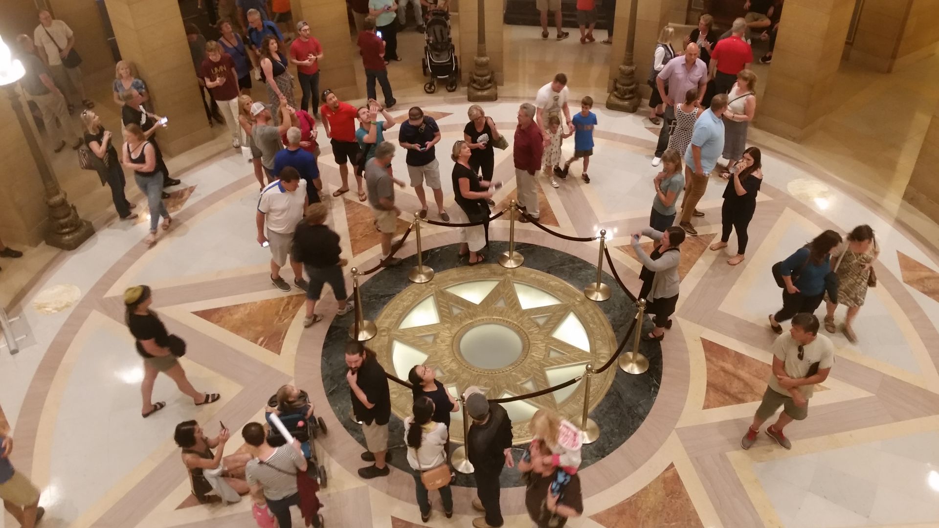 File:People in Minnesota State Capitol Rotunda.jpg