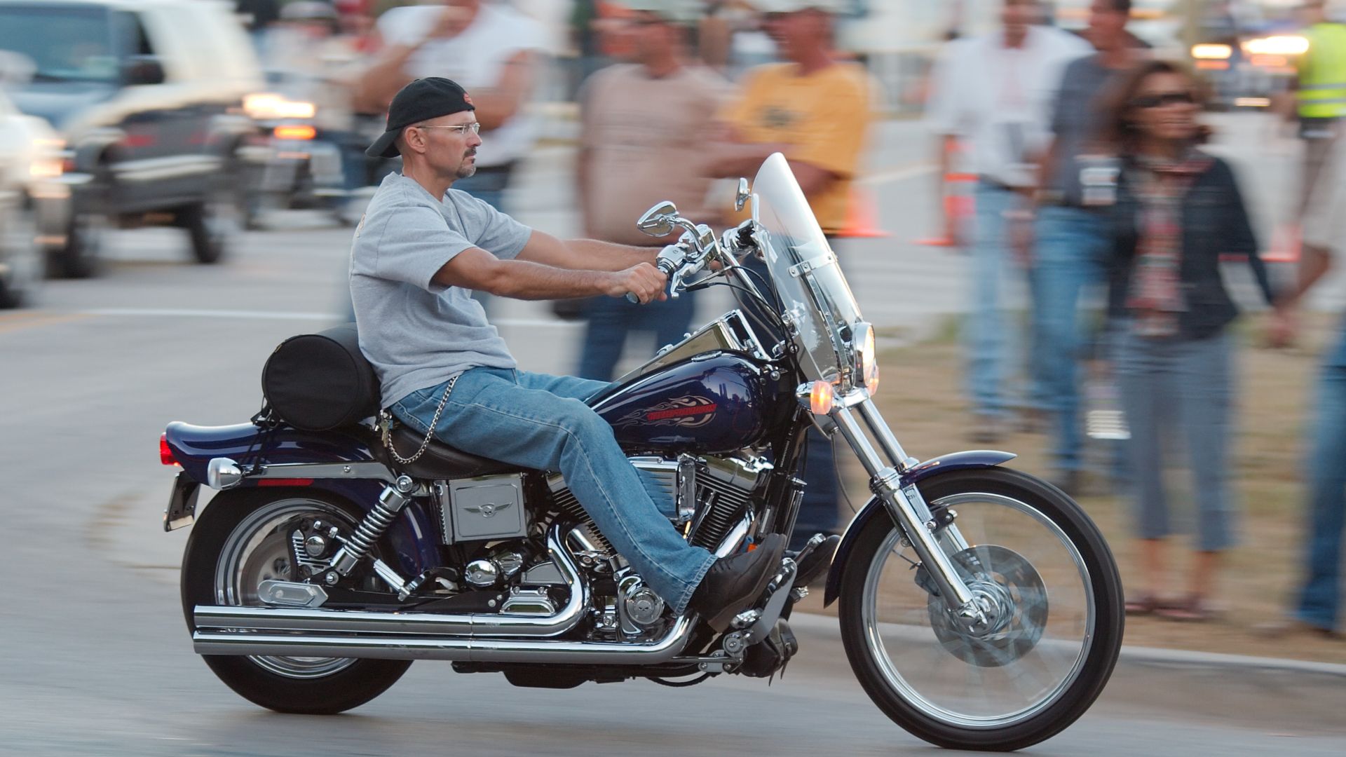 File:Harley-Davidson 2008 Milwaukee Wisconsin 8568.jpg