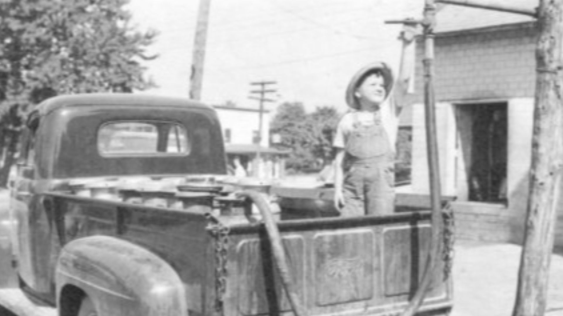 File:Ernest Swartzendruber In Kidron, Ohio (6877871708).jpg