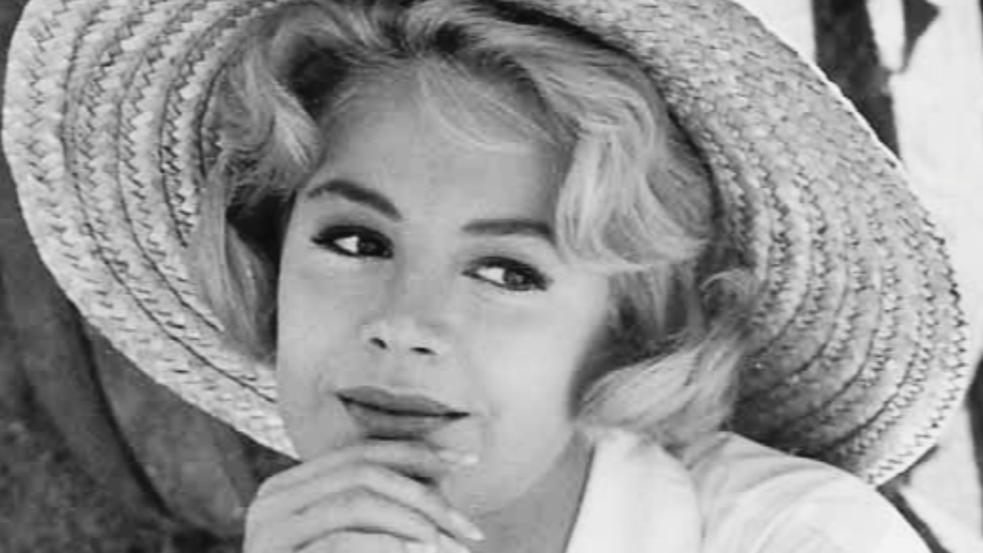 File:Sandra Dee 1961.png