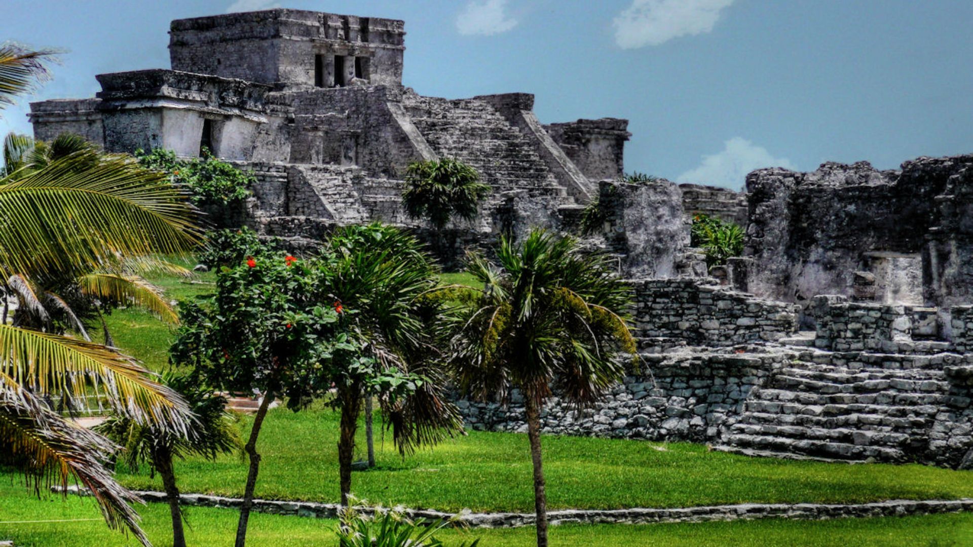 File:Tulum - Mayan Pyramid.jpg