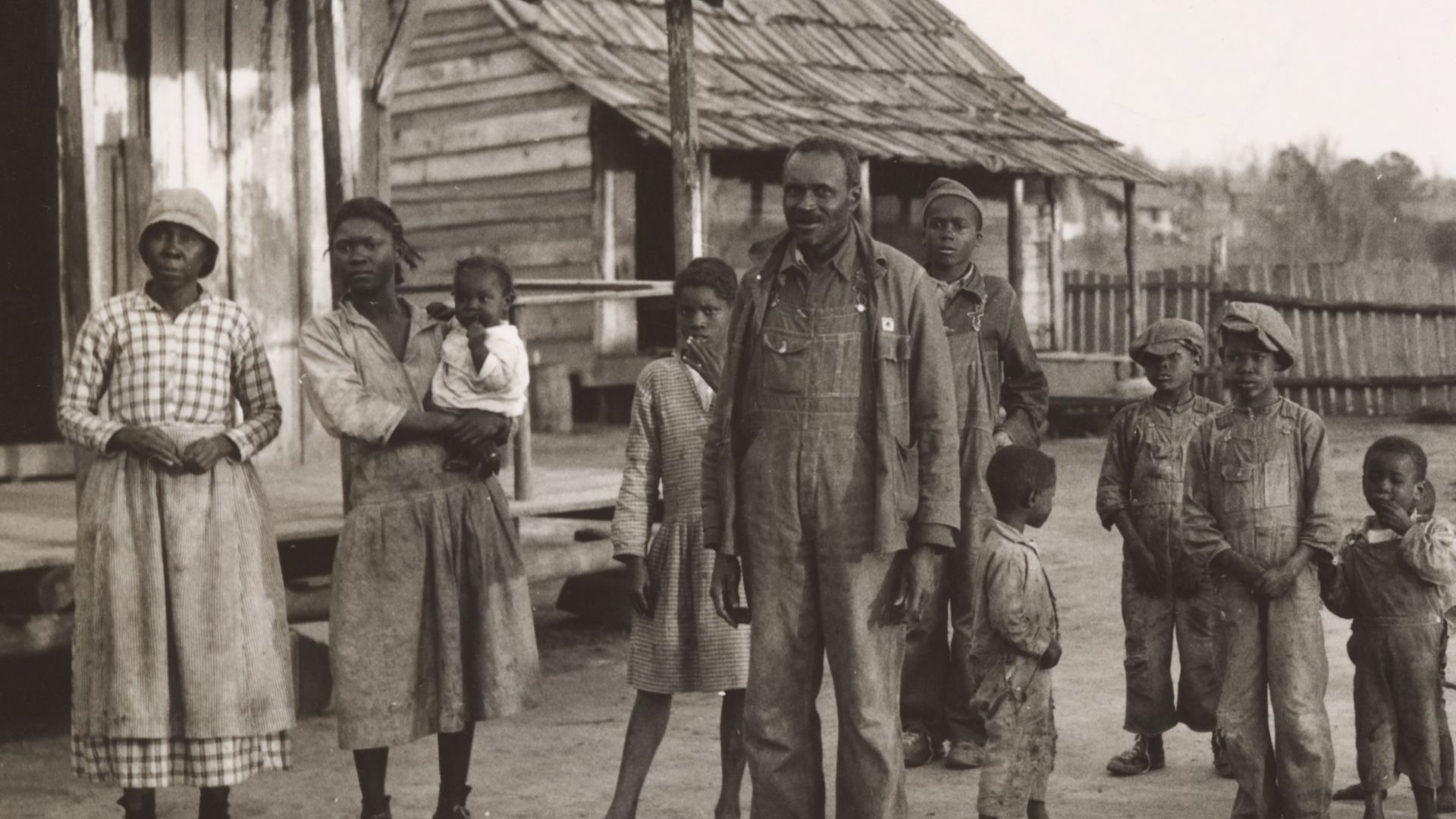 File:-African-American Family at Gee's Bend, Alabama- MET DP212791.jpg