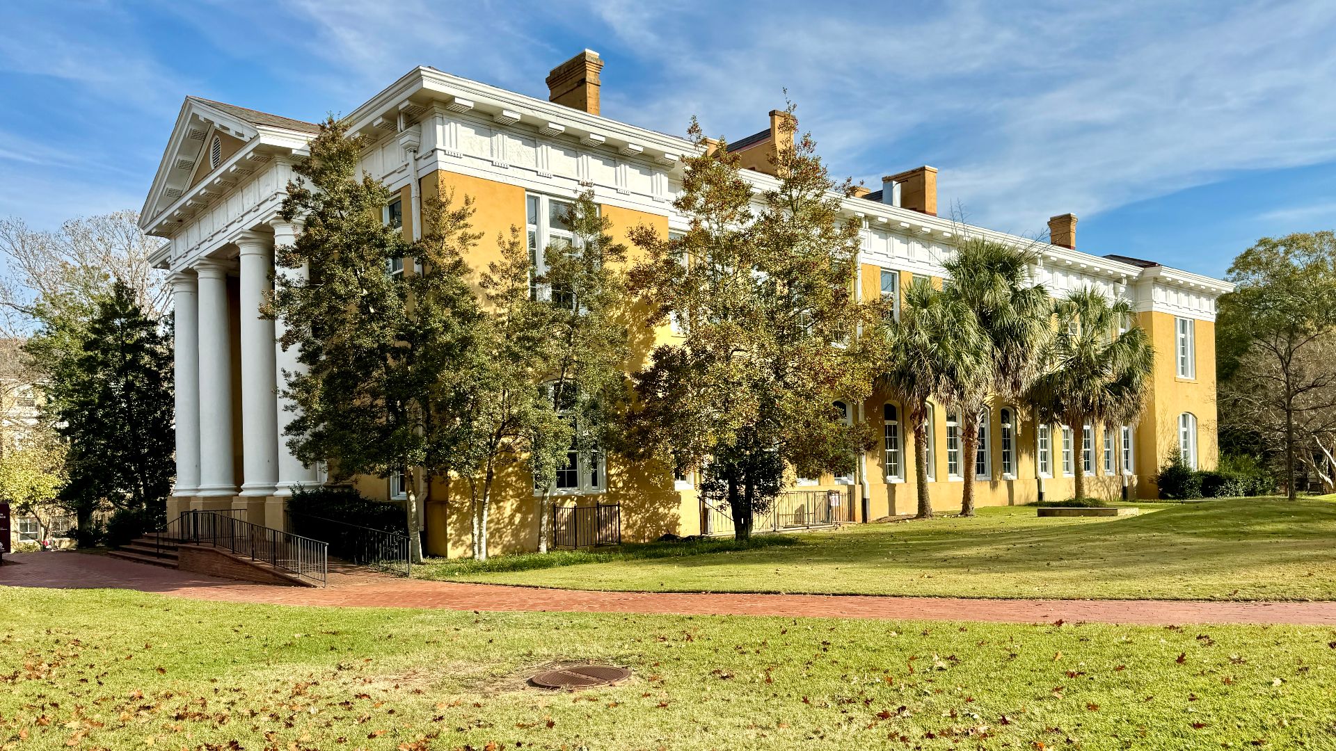 File:Davis College, University of South Carolina, Greene Street, Columbia, SC - 53398107931.jpg