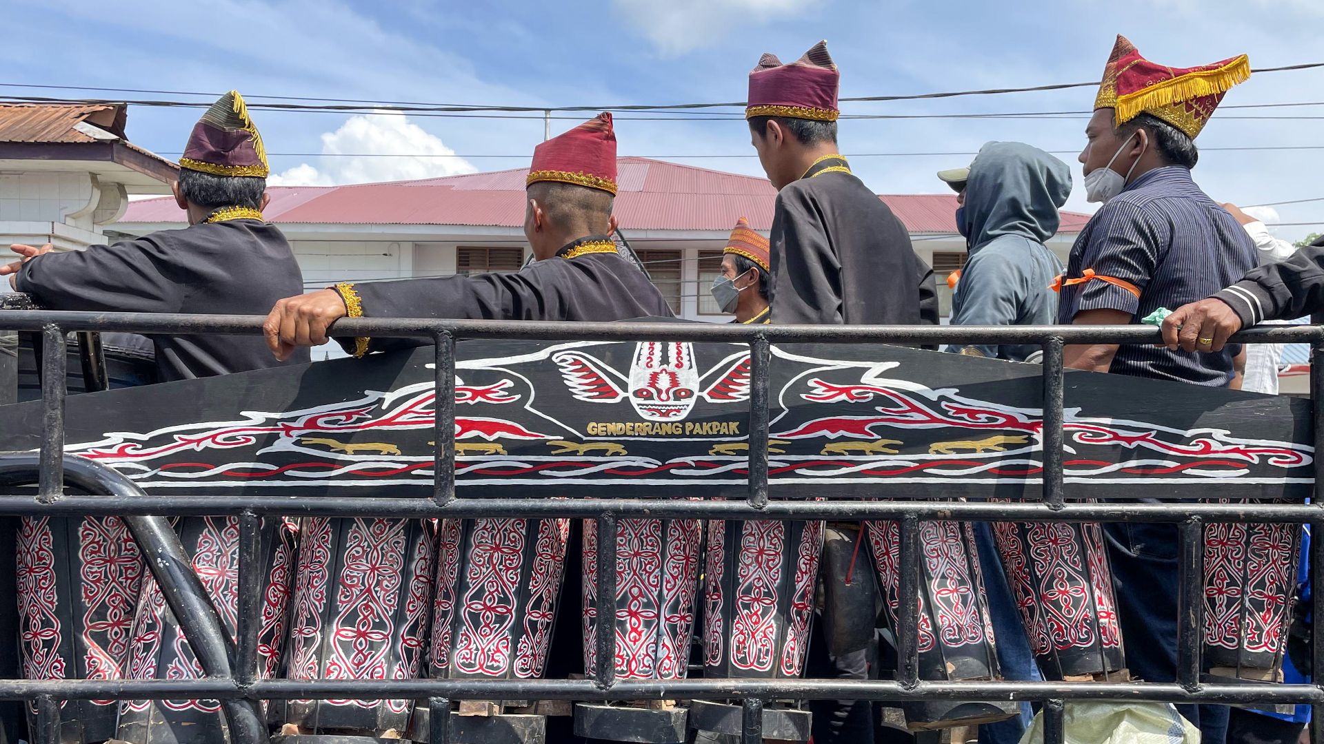 File:Genderrang Pakpak (Batak Pakpak Traditional Musical Instrument) (01).jpg