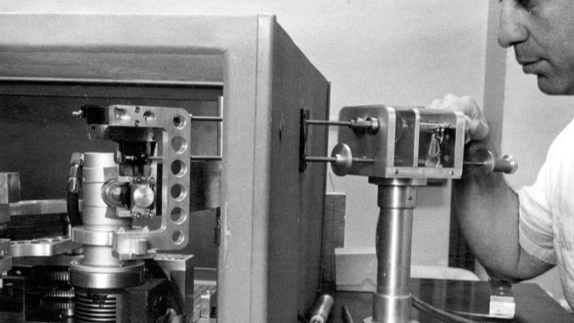 File:XRFgoniometer manual.jpg