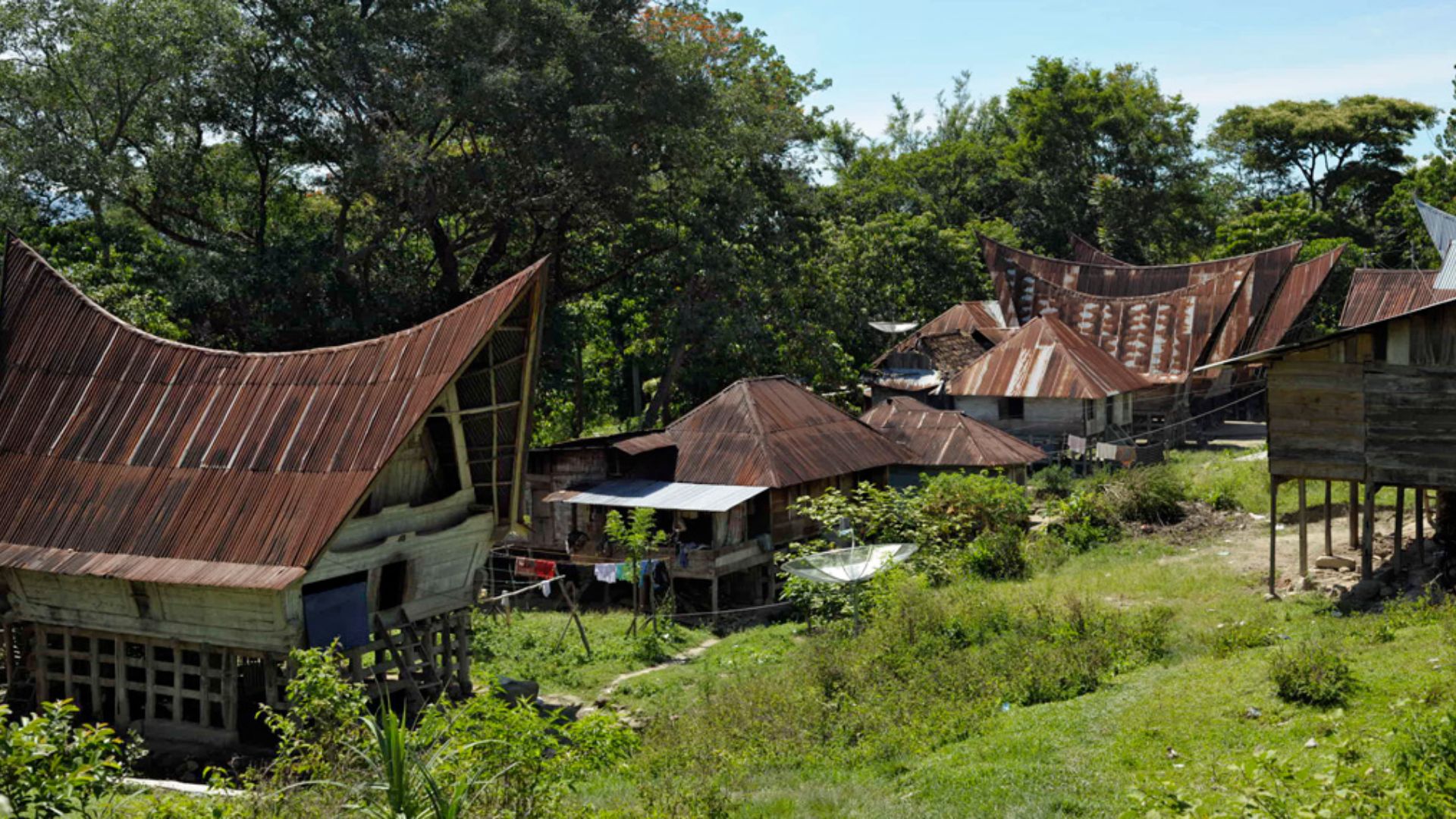 File:Batak-village 09N9400-01.jpg