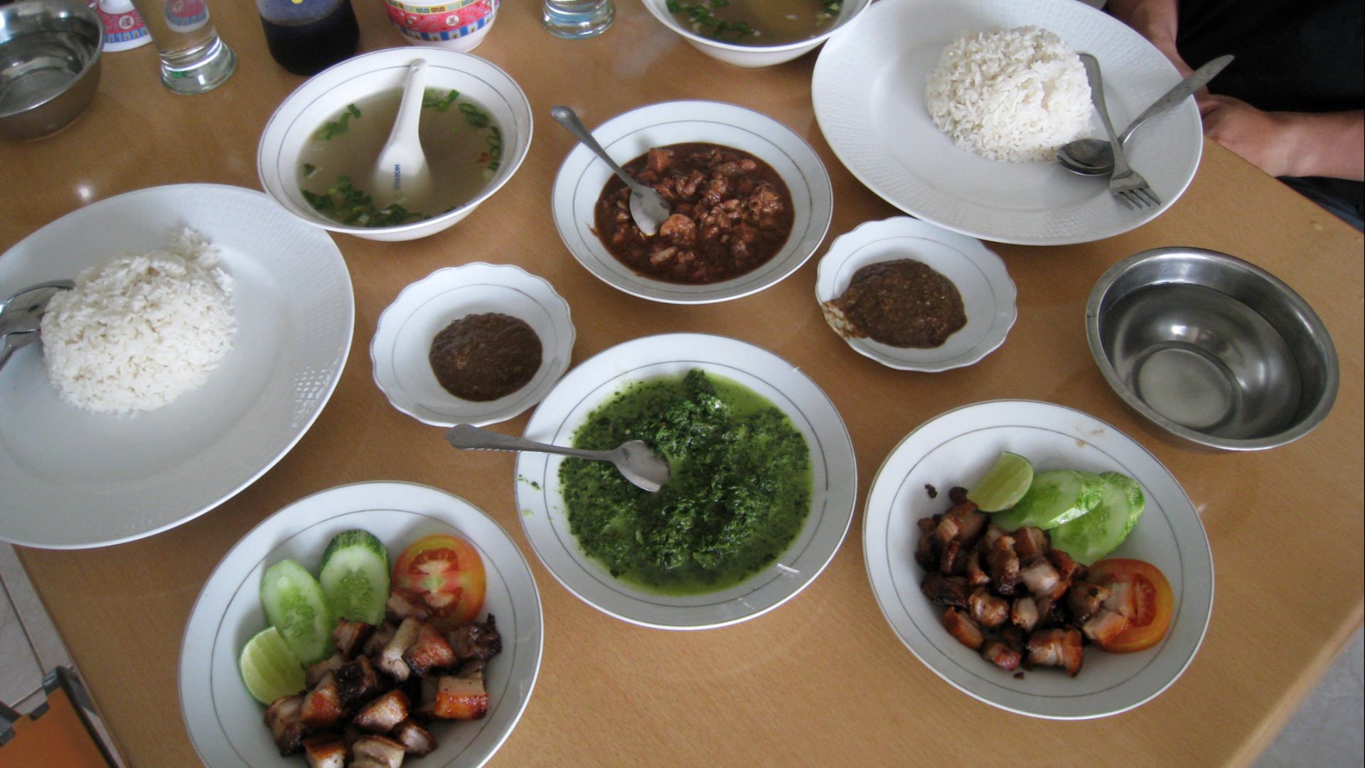 File:Batak Cuisine Saksang and Panggang 1.JPG