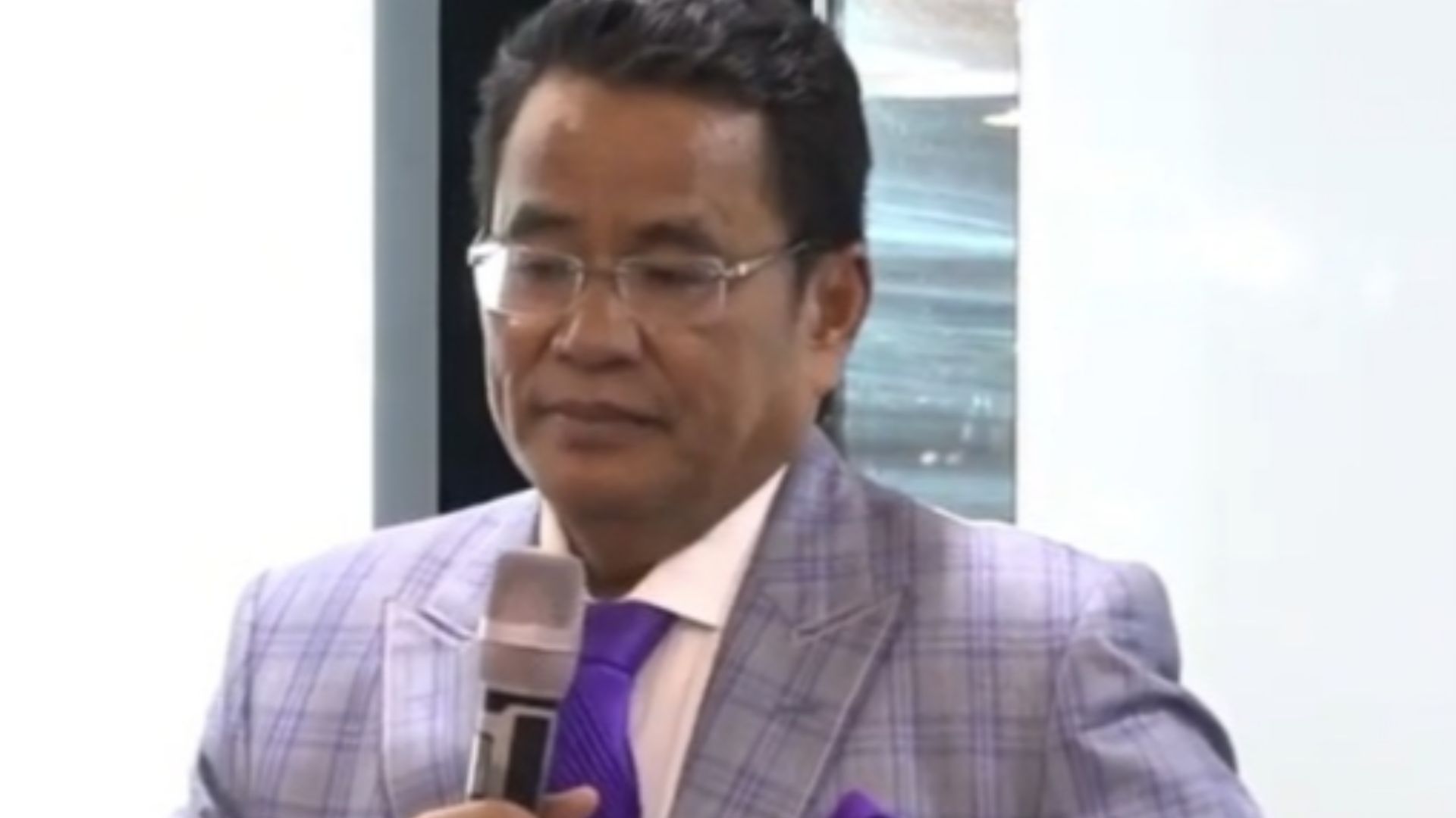 File:Hotman Paris.jpg