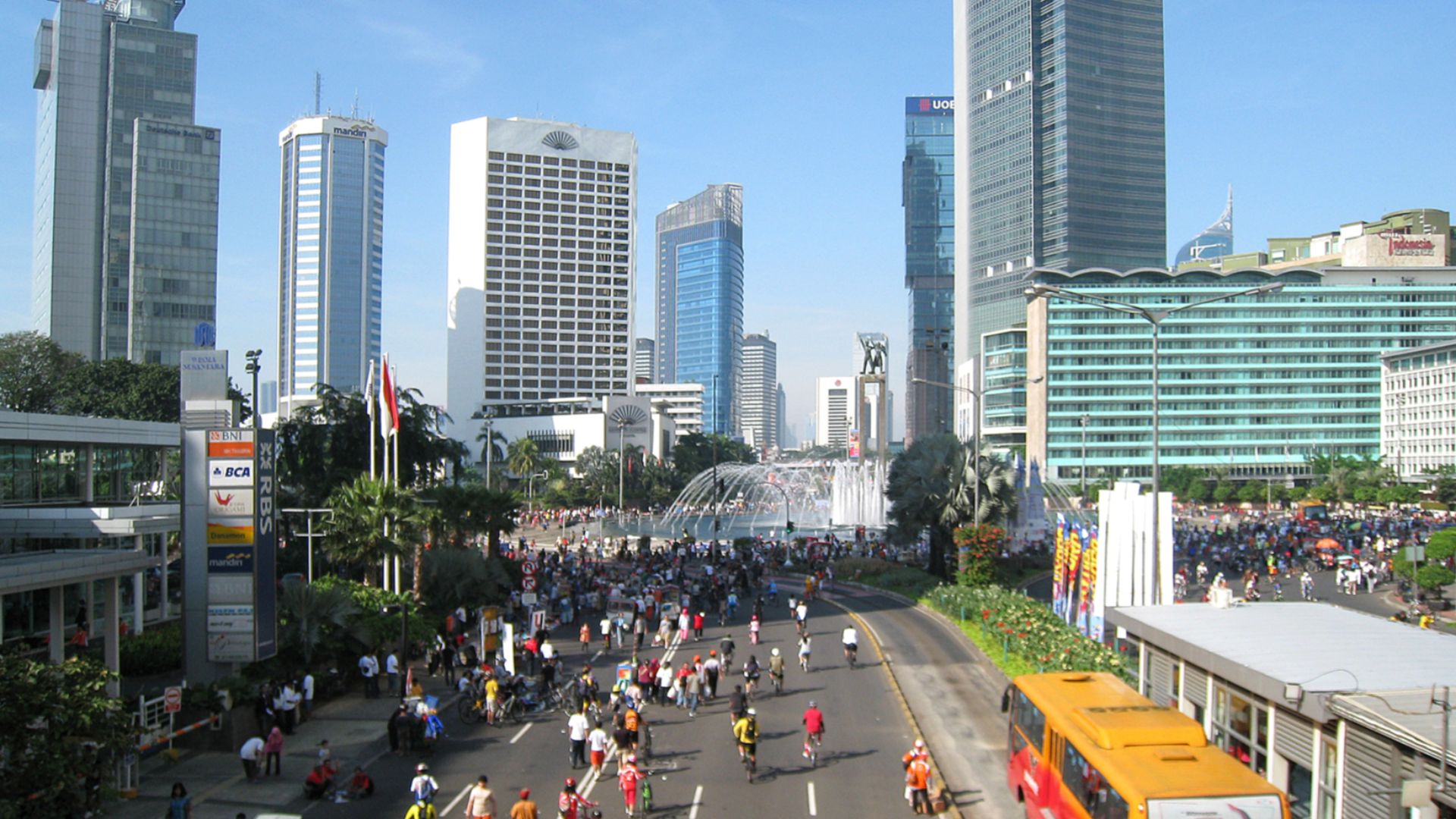 File:Jakarta Car Free Day.jpg