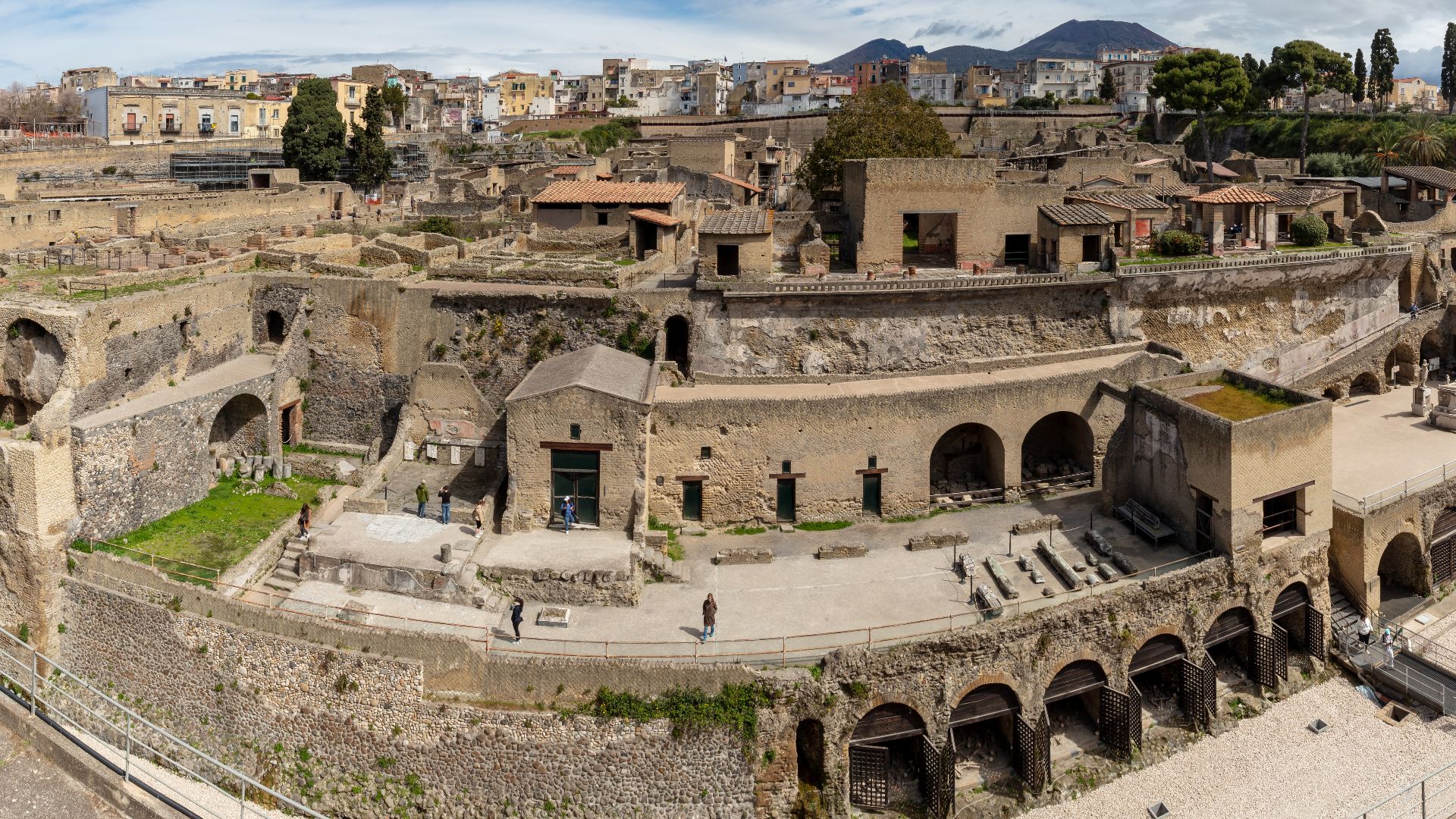 File:Antigua ciudad de Herculano, Italia, 2023-03-27, DD 135-138 PAN.jpg
