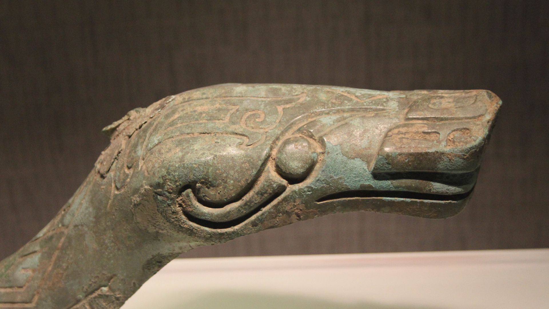 File:Bronze Serpent, Sanxingdui b.jpg