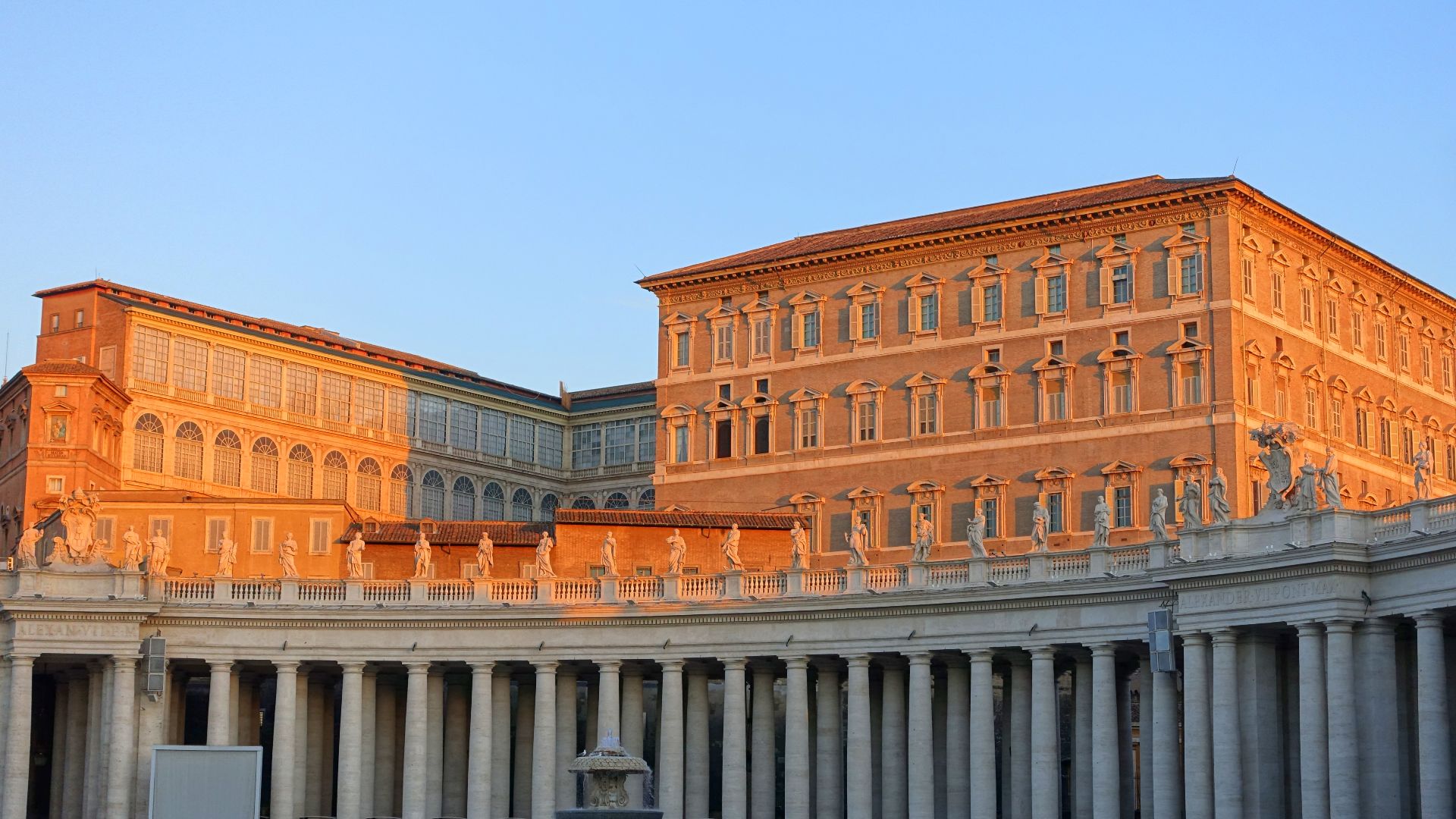 File:Saint Peter's Square - Vatican City - DSC00638.jpg
