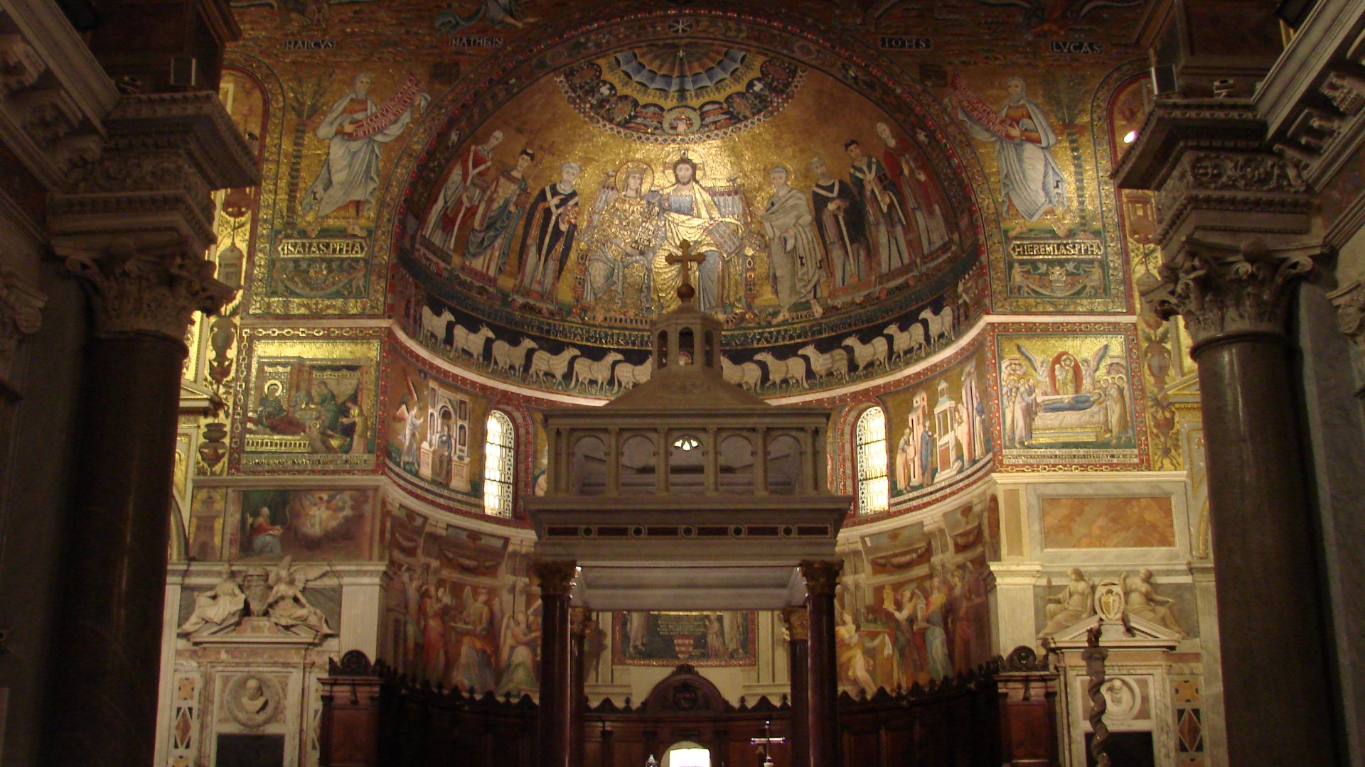 File:San Maria in Trastevere, interior.jpg