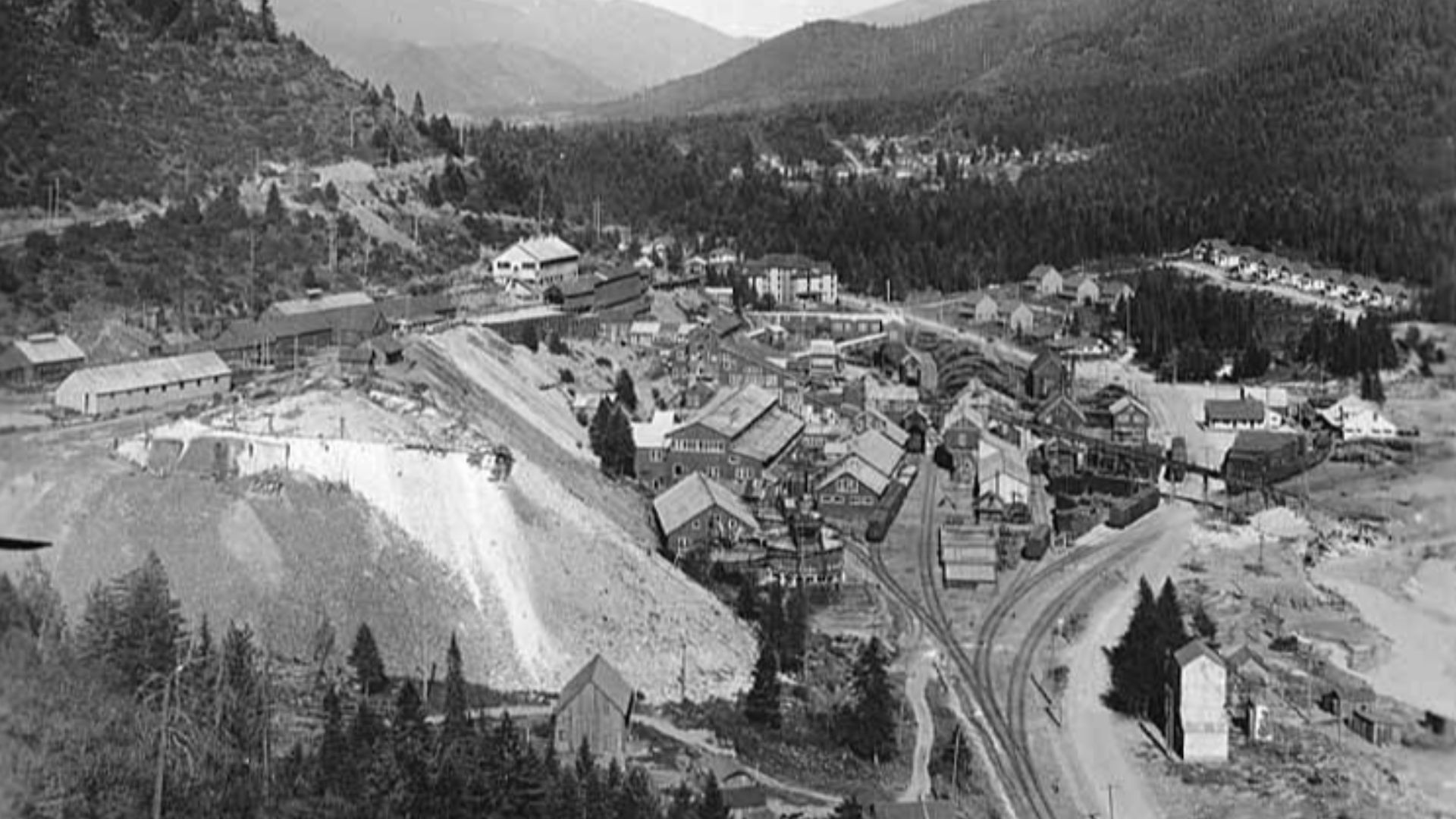 File:Morning Silver Mine mill as seen from above, Shoshone County near Wallace, Idaho, July 13, 1923 (AL+CA 1480).jpg