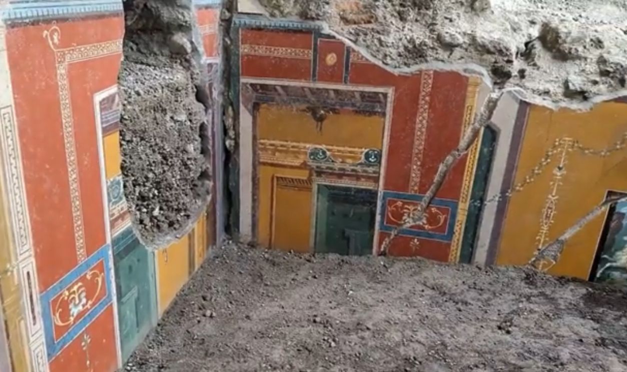 Casa Di Elle E Frisso Identification