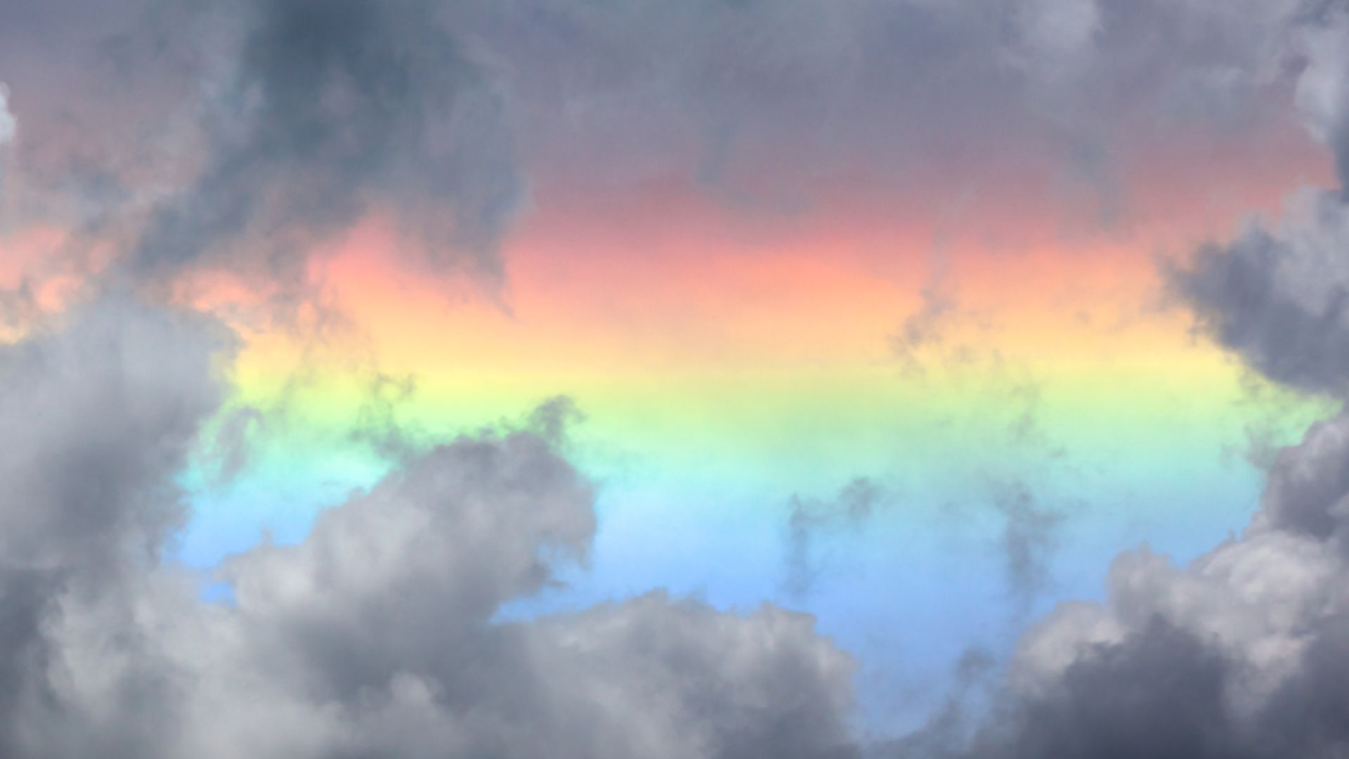 File:Circumhorizontal arc (Fire Rainbow) in the Nepal Himalayas.jpg