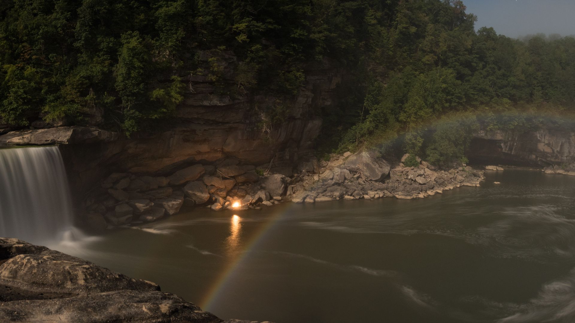 File:Cumberland Falls Moonbow panarama.jpg