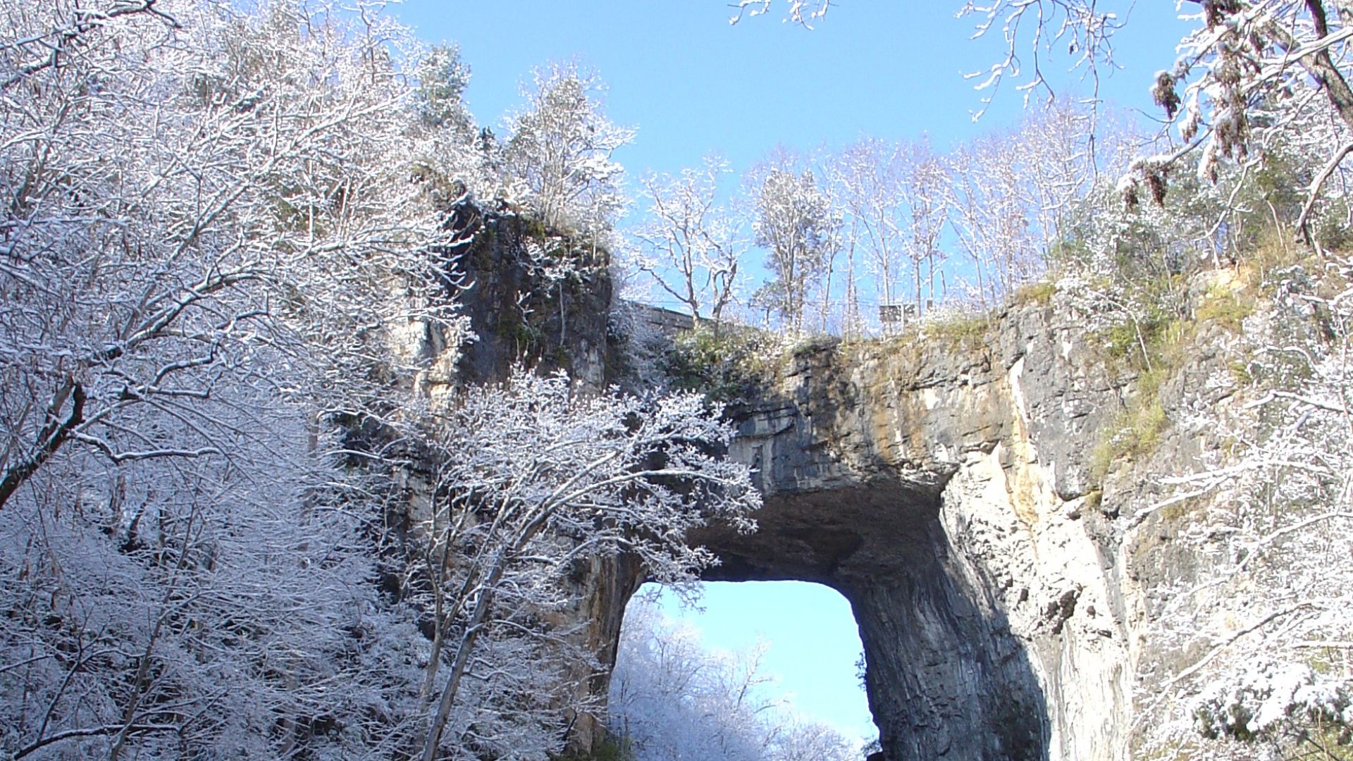 File:Natural Bridge in snow.JPG