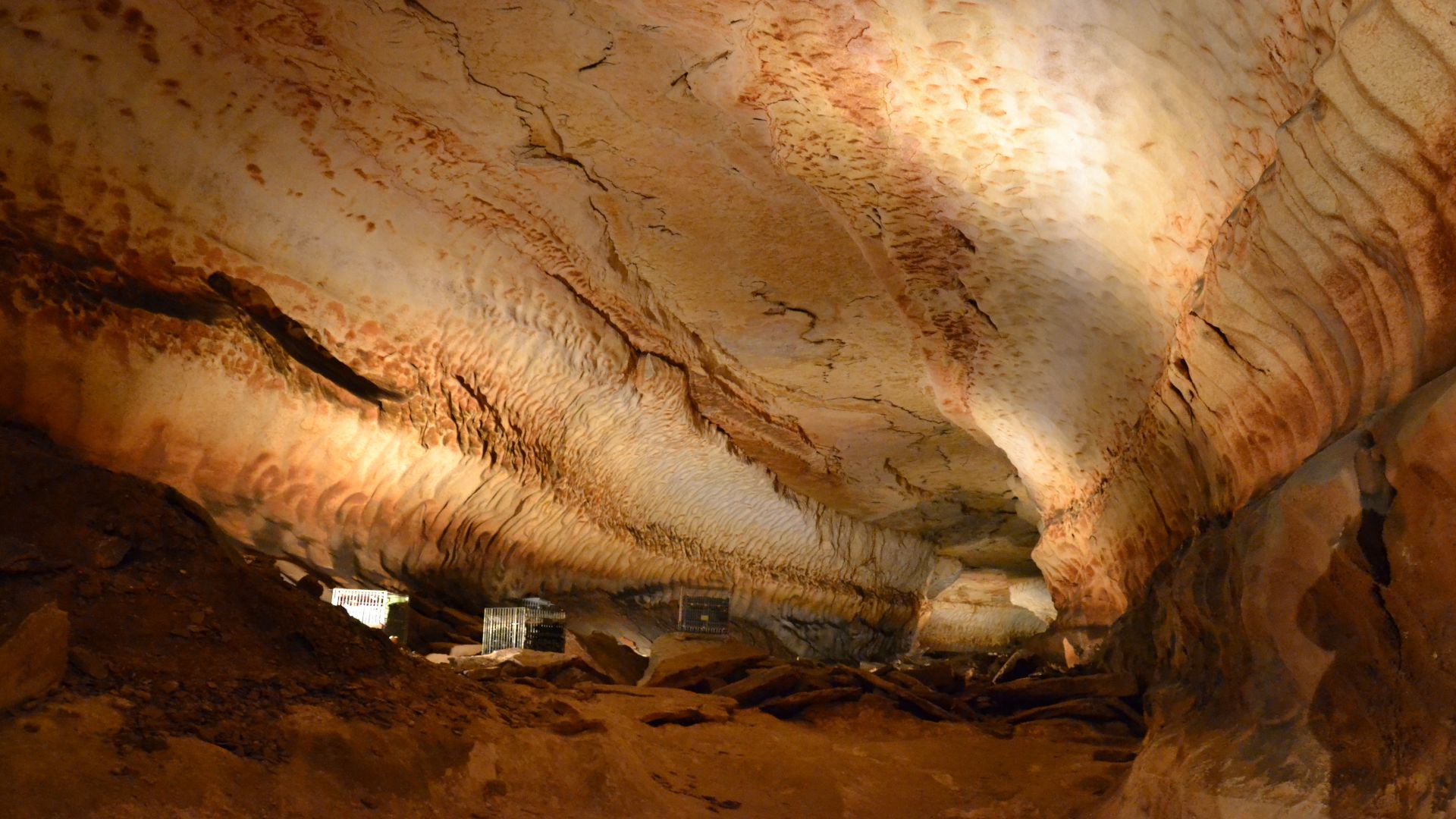 File:Grottes de Saint-Marcel 5.jpg