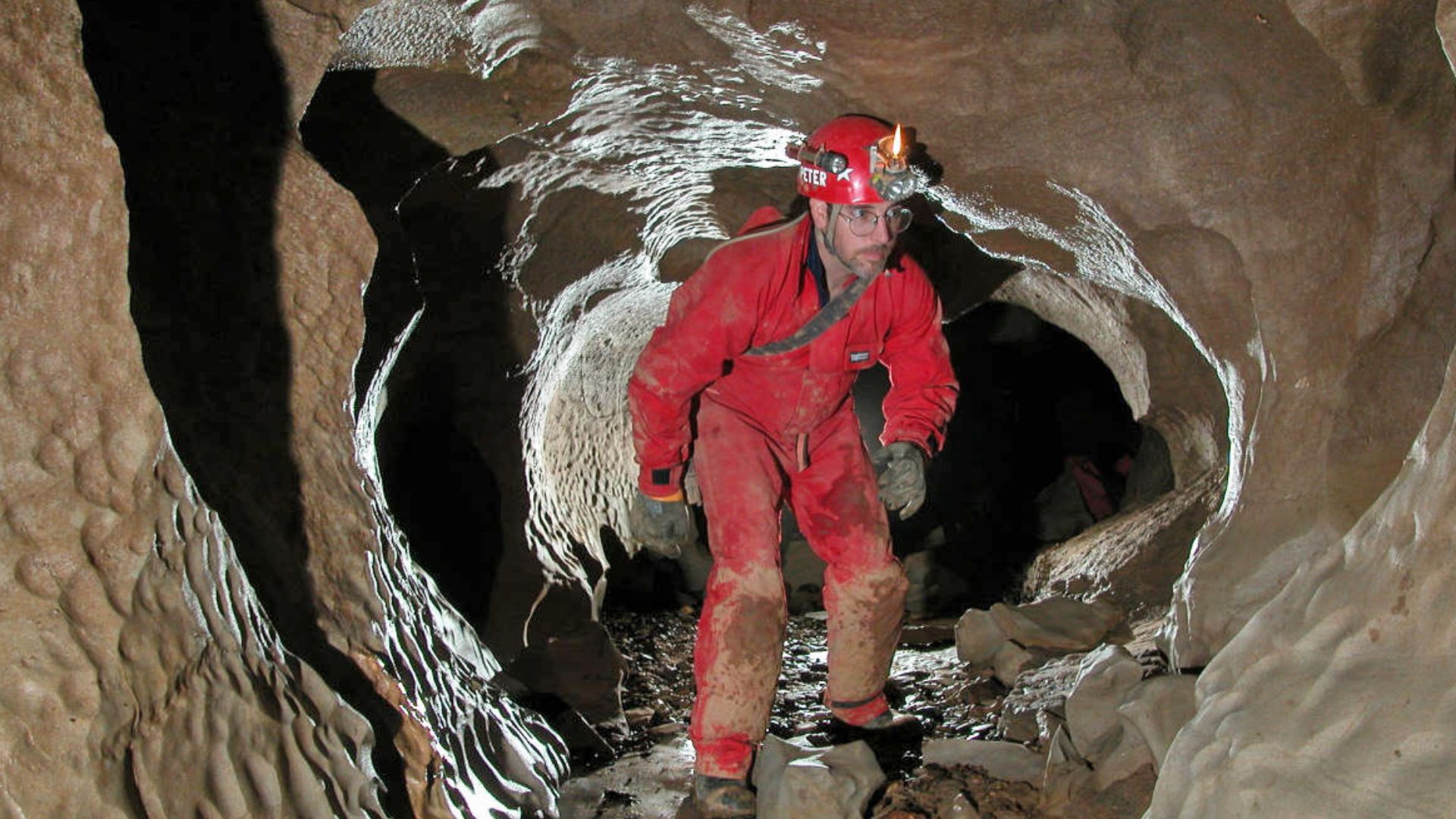 File:Caving1.jpg