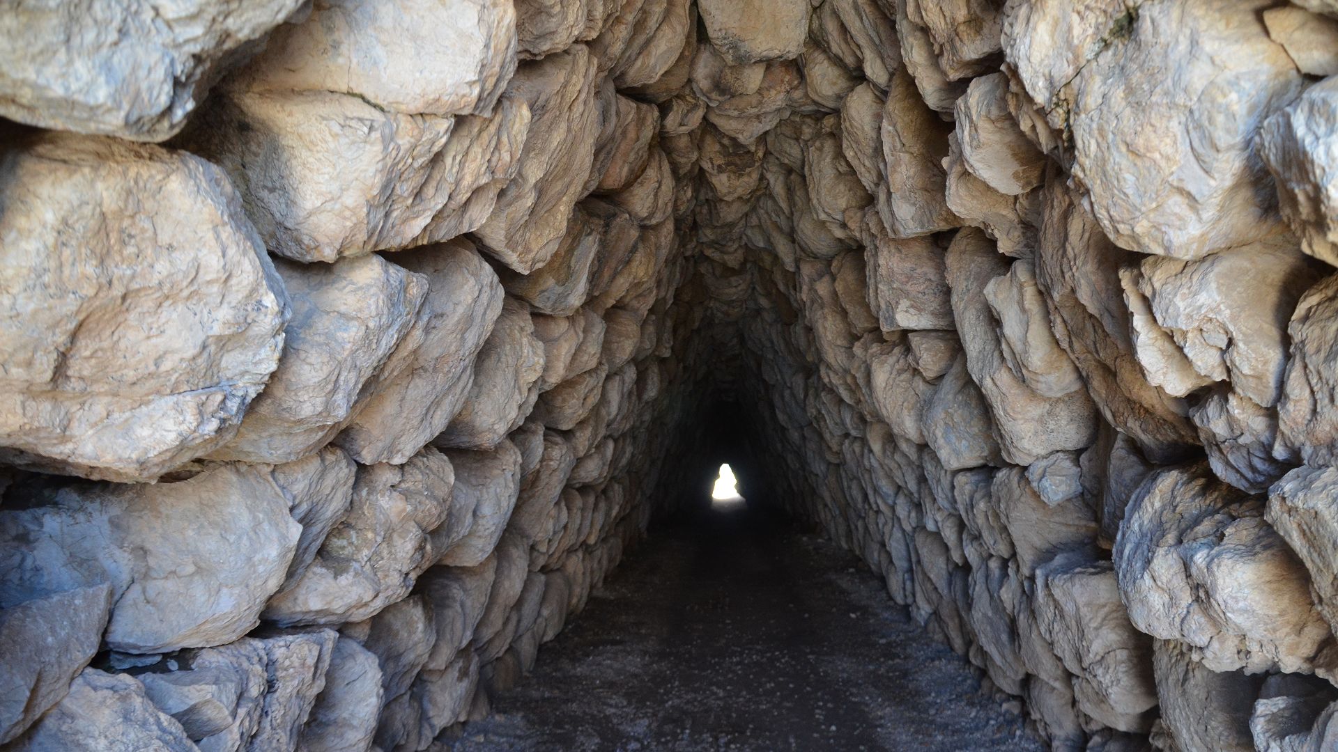 File:Hattusa, capital of the Hittite Empire 08.jpg