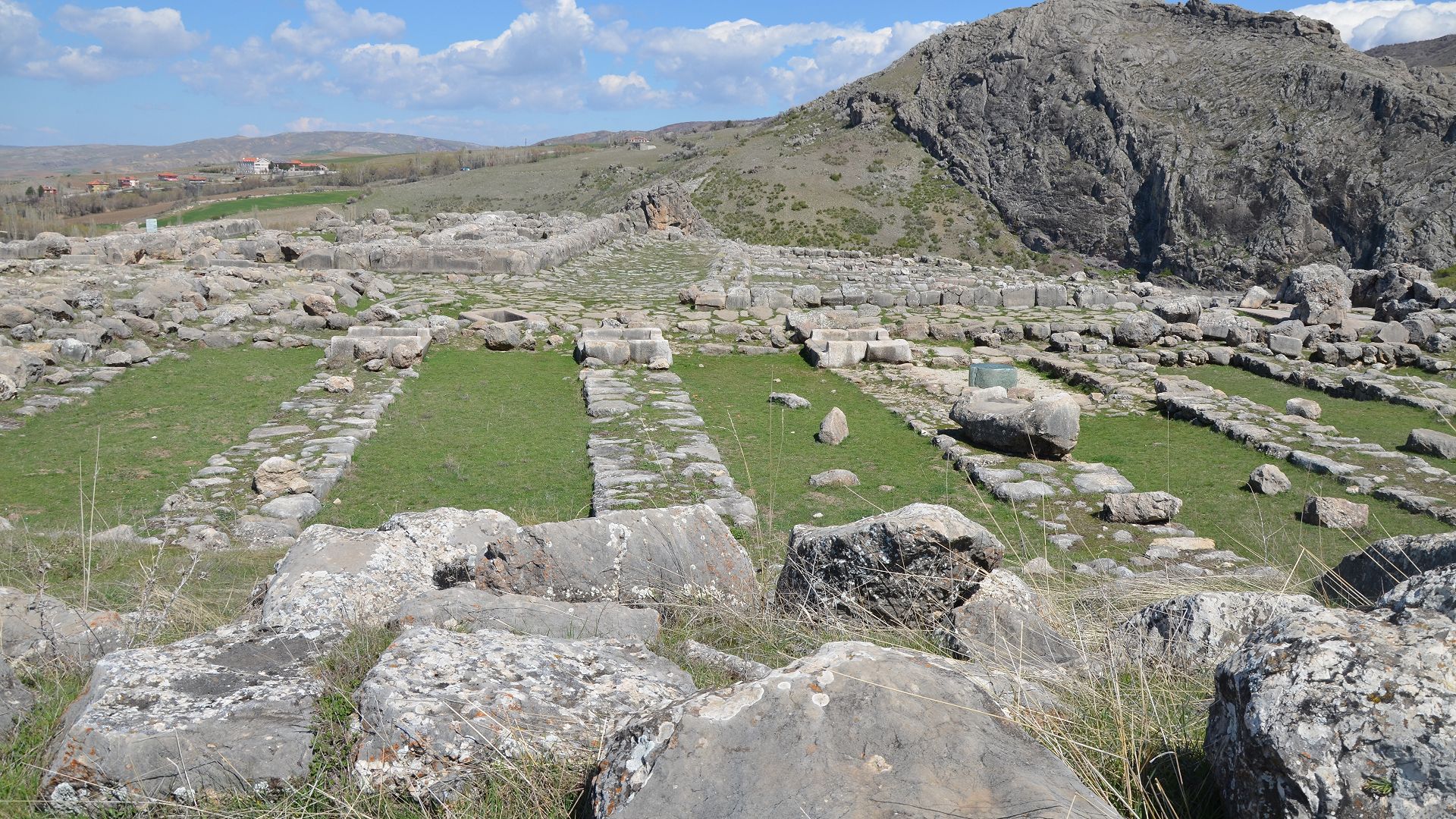 File:Hattusa, capital of the Hittite Empire 04.jpg