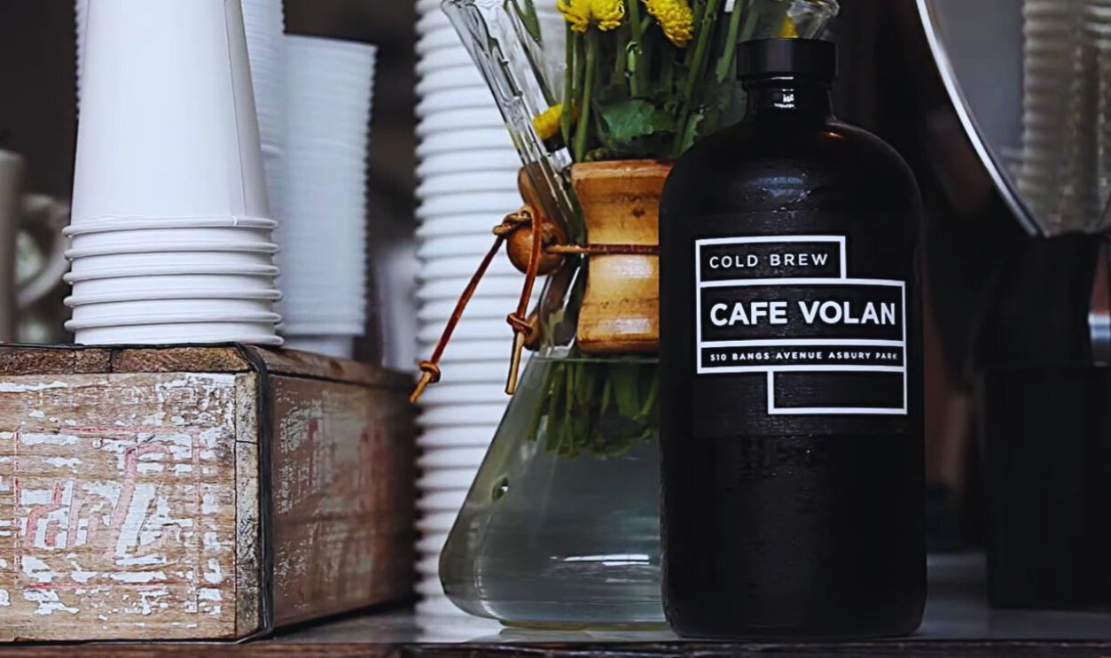 Cafe Volan, Ryan Struck