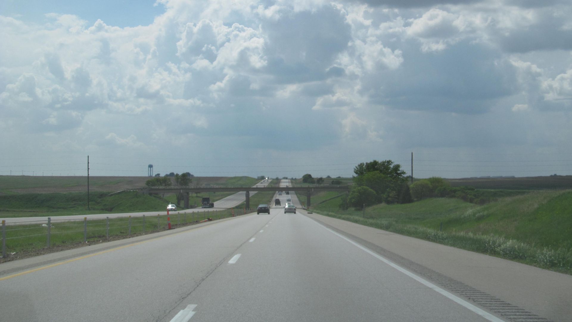 File:Interstate 80 - Iowa - 14409534606.jpg