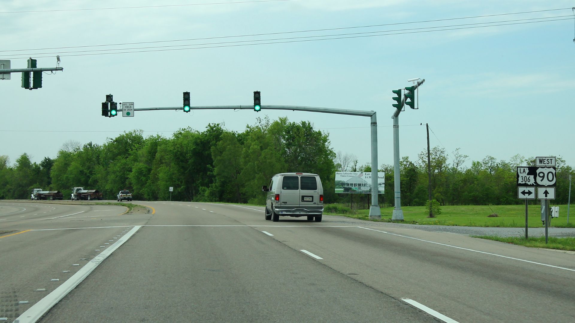 File:US90 West - LA306 Signs (41910574891).jpg