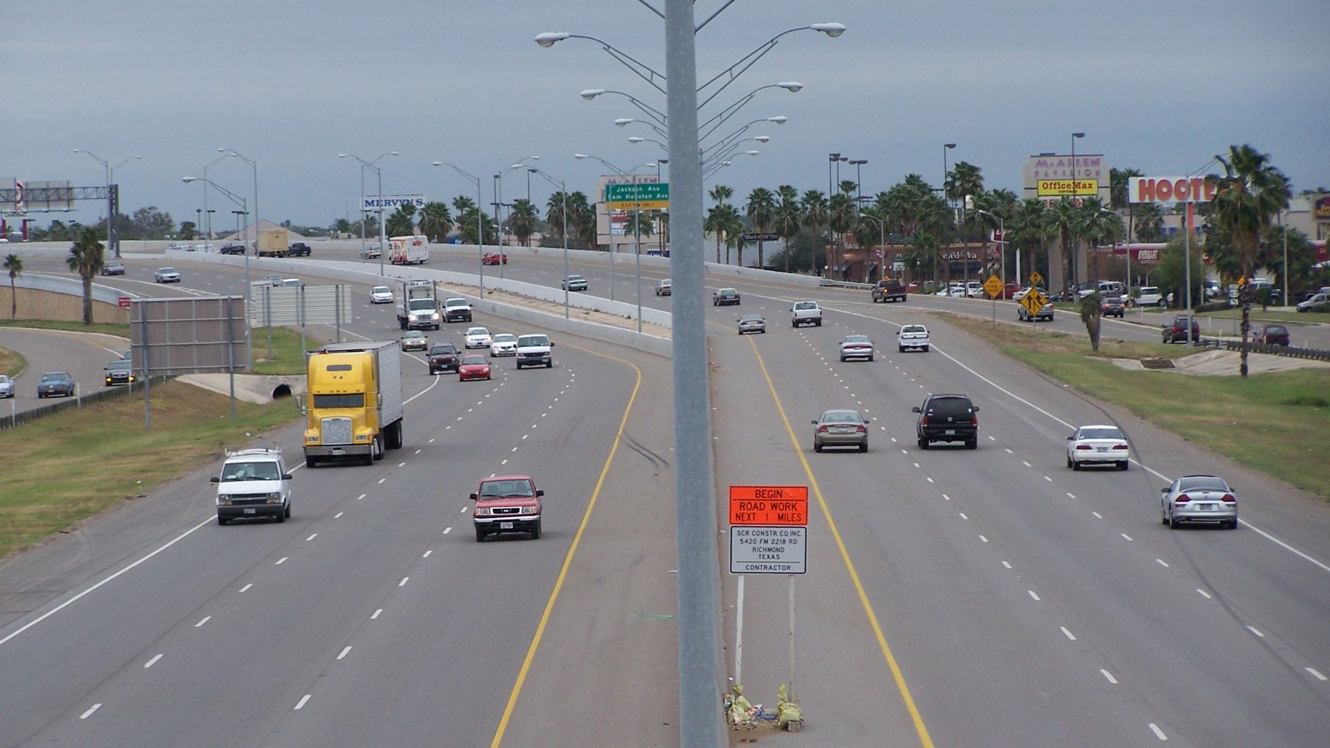 File:US Highway 83 in McAllen, Texas.jpg