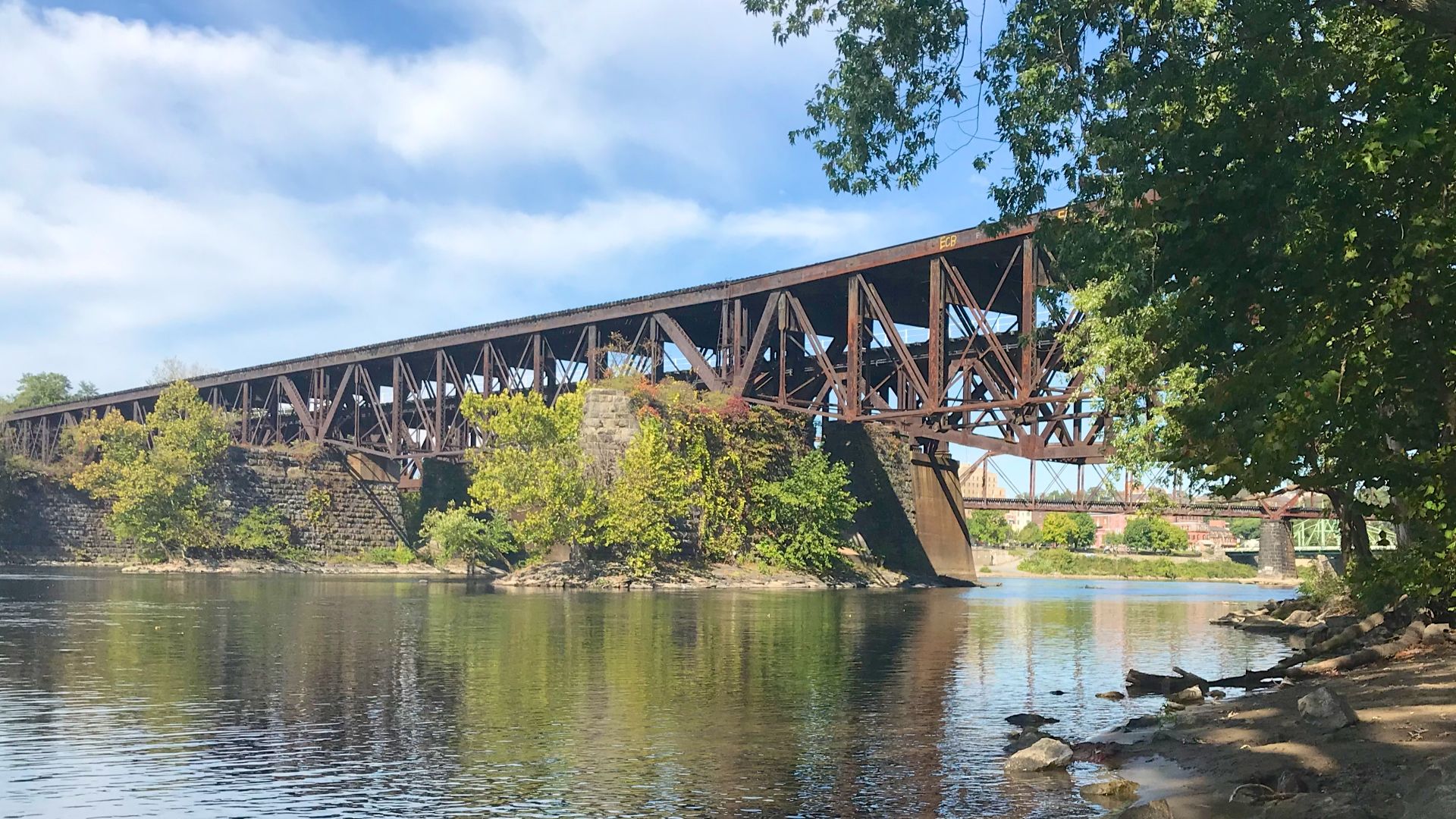 File:Lehigh Valley Railroad, Delaware River Bridge - looking northwest.jpg