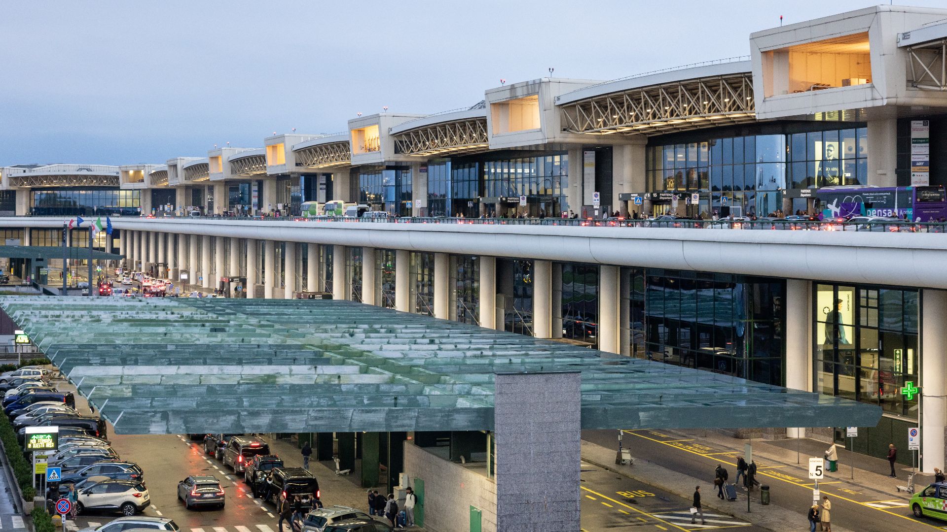 File:Milan malpensa terminal airport.jpg
