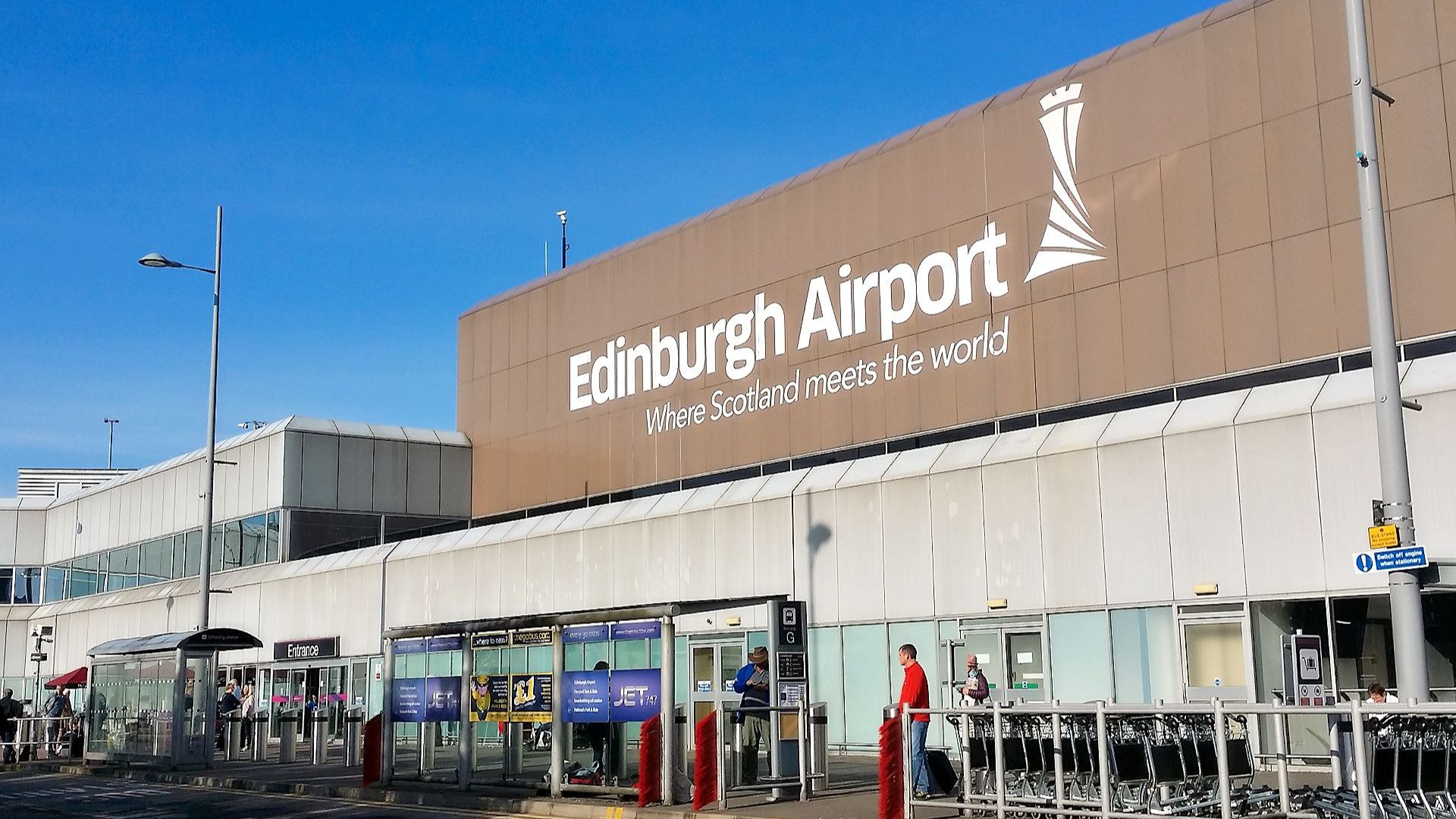 File:Flughafen Koeln-Bonn (38560545386).jpg