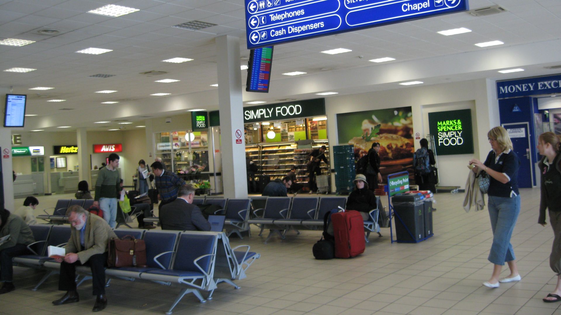 File:Luton airport3.JPG