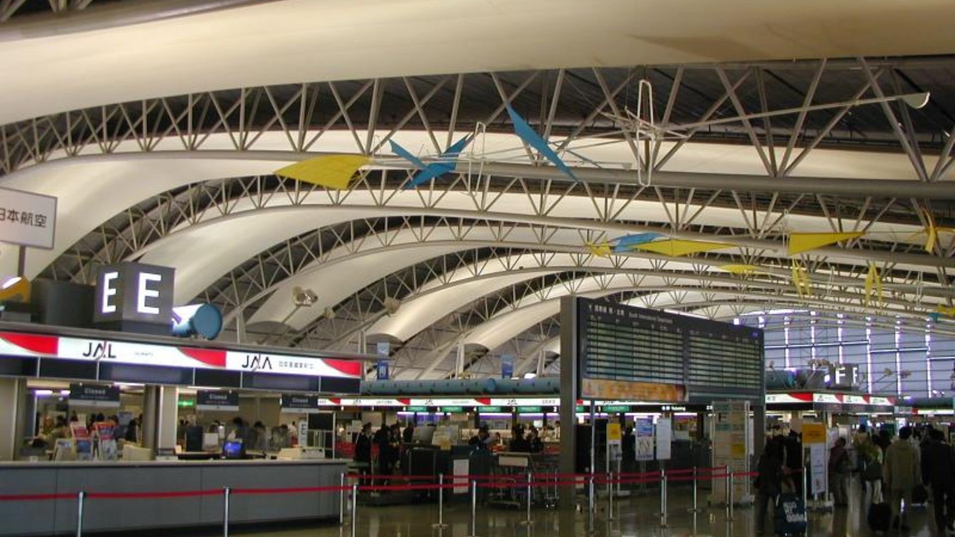 File:Kansai International Airport Departures.JPG