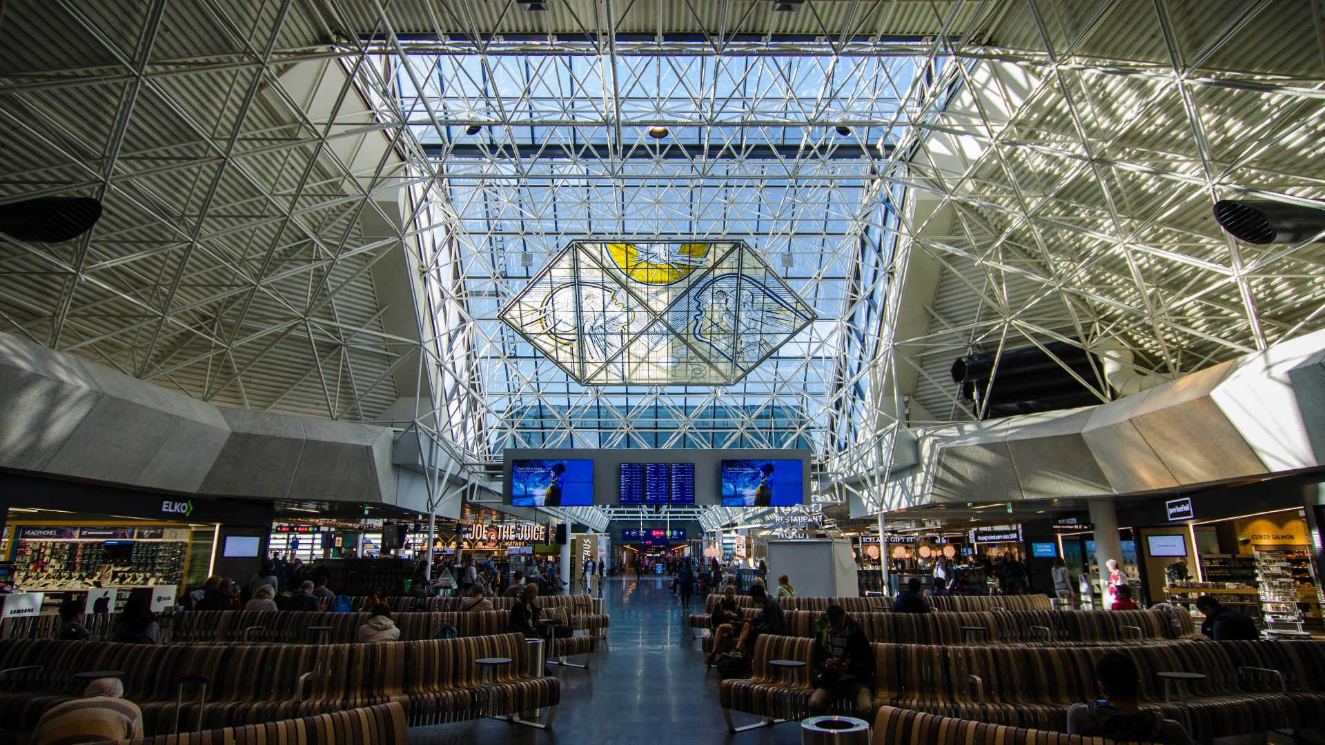 File:Keflavík International Airport (31695263501).jpg