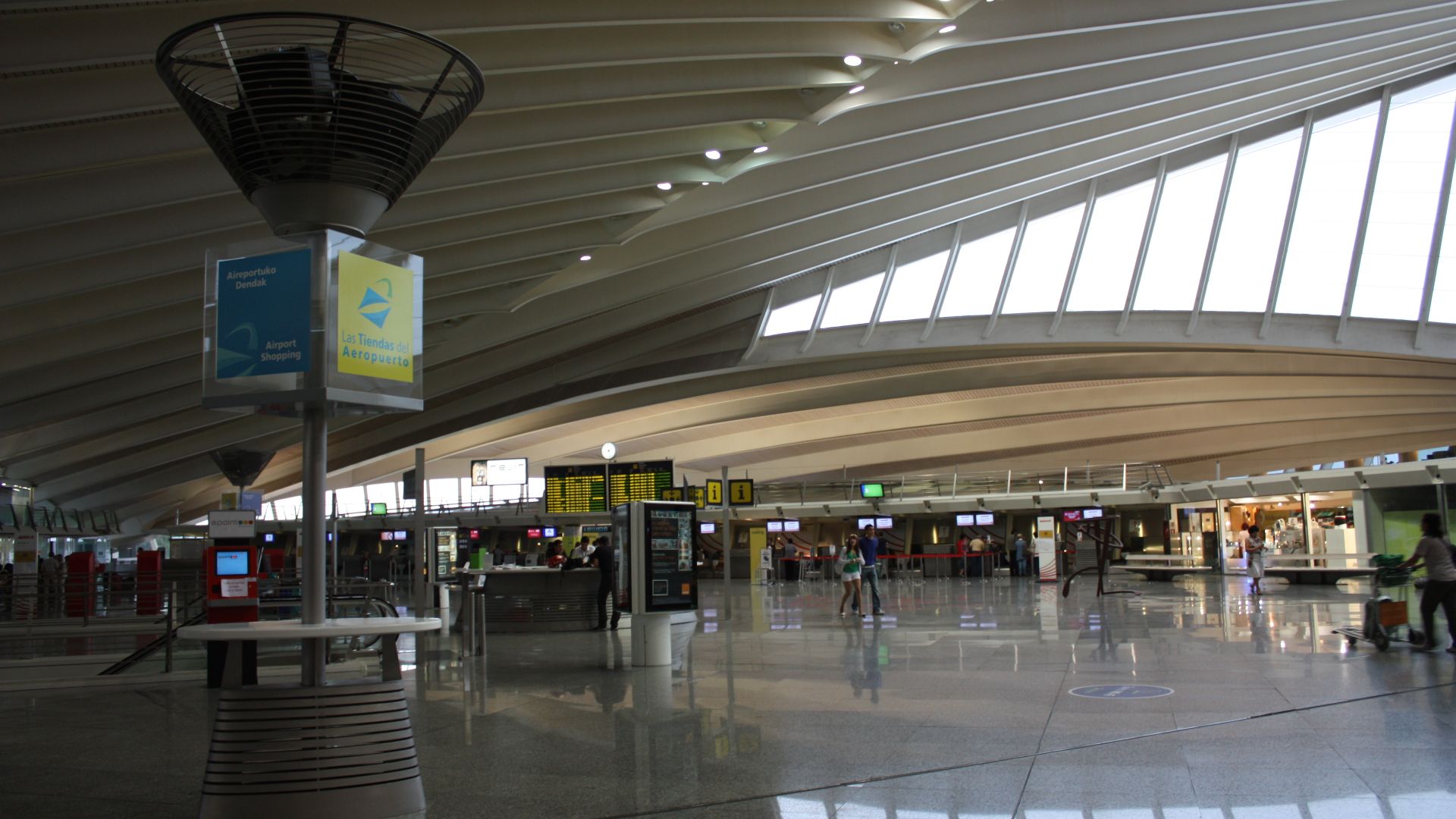 File:Bilbao Airport, July 2010 (03).JPG