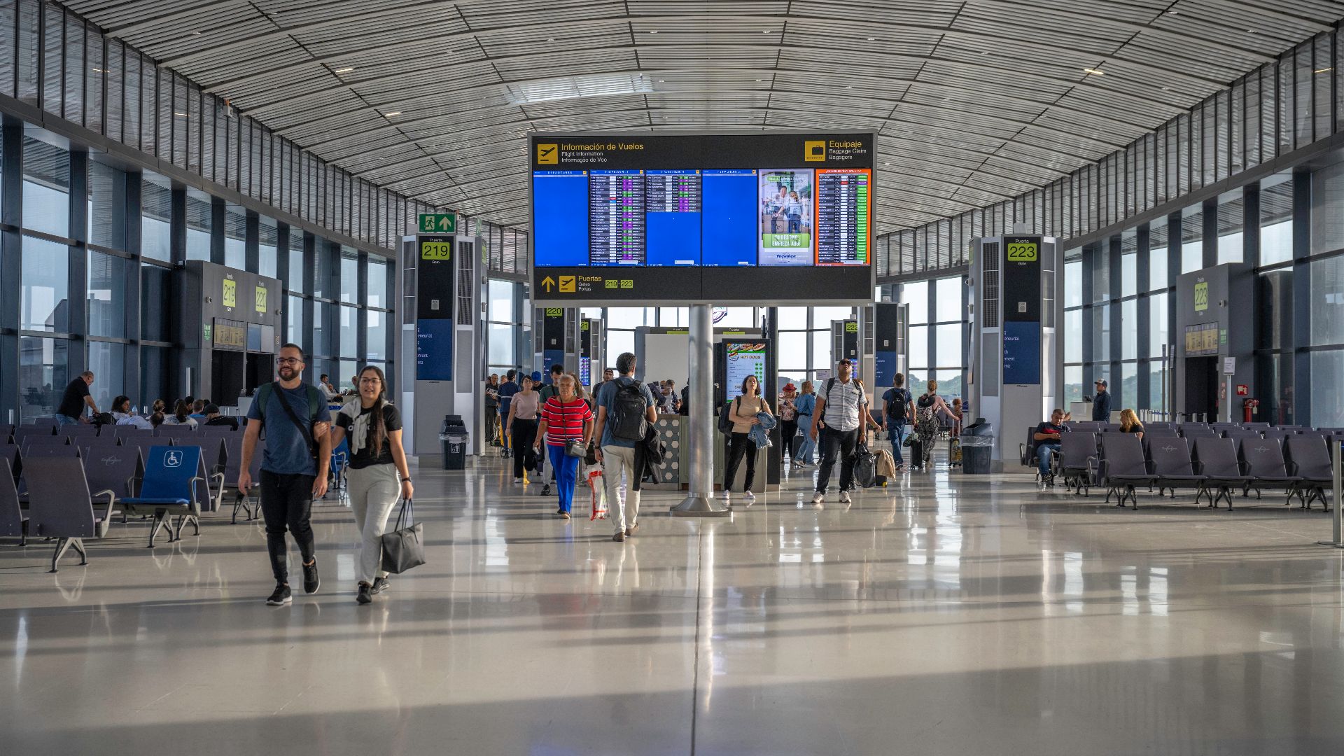 File:Aircraft at Tocumen International Airport 10.jpg