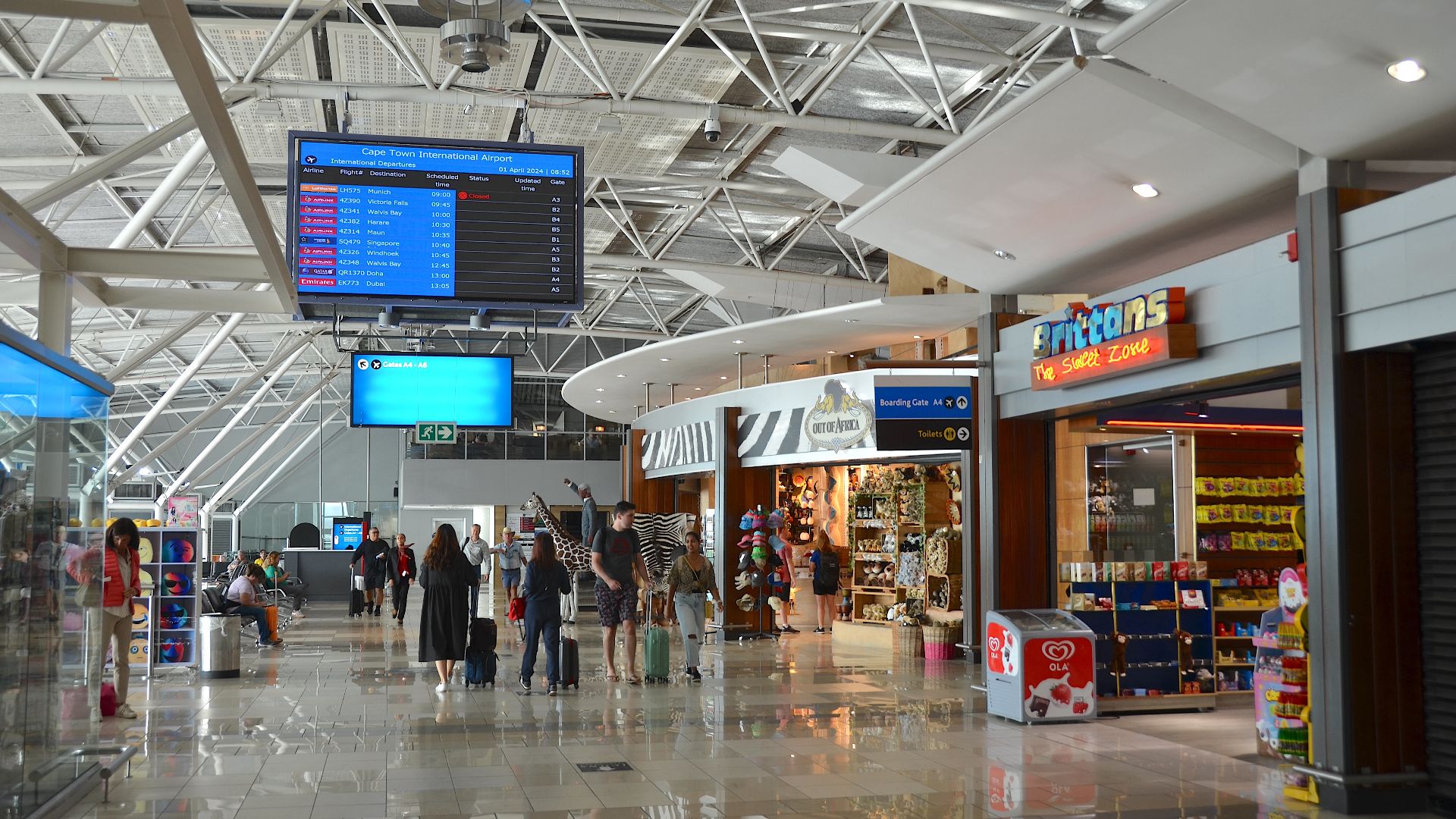 File:International Departures at Cape Town Airport.jpg
