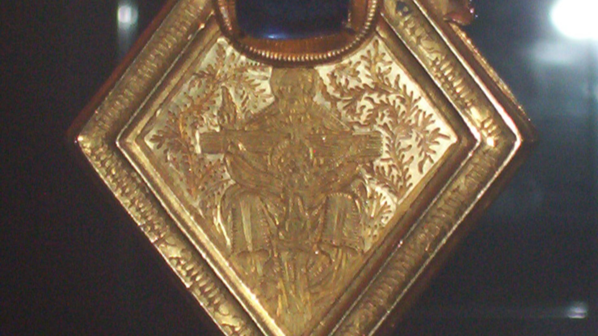 File:Middleham Jewel.jpg