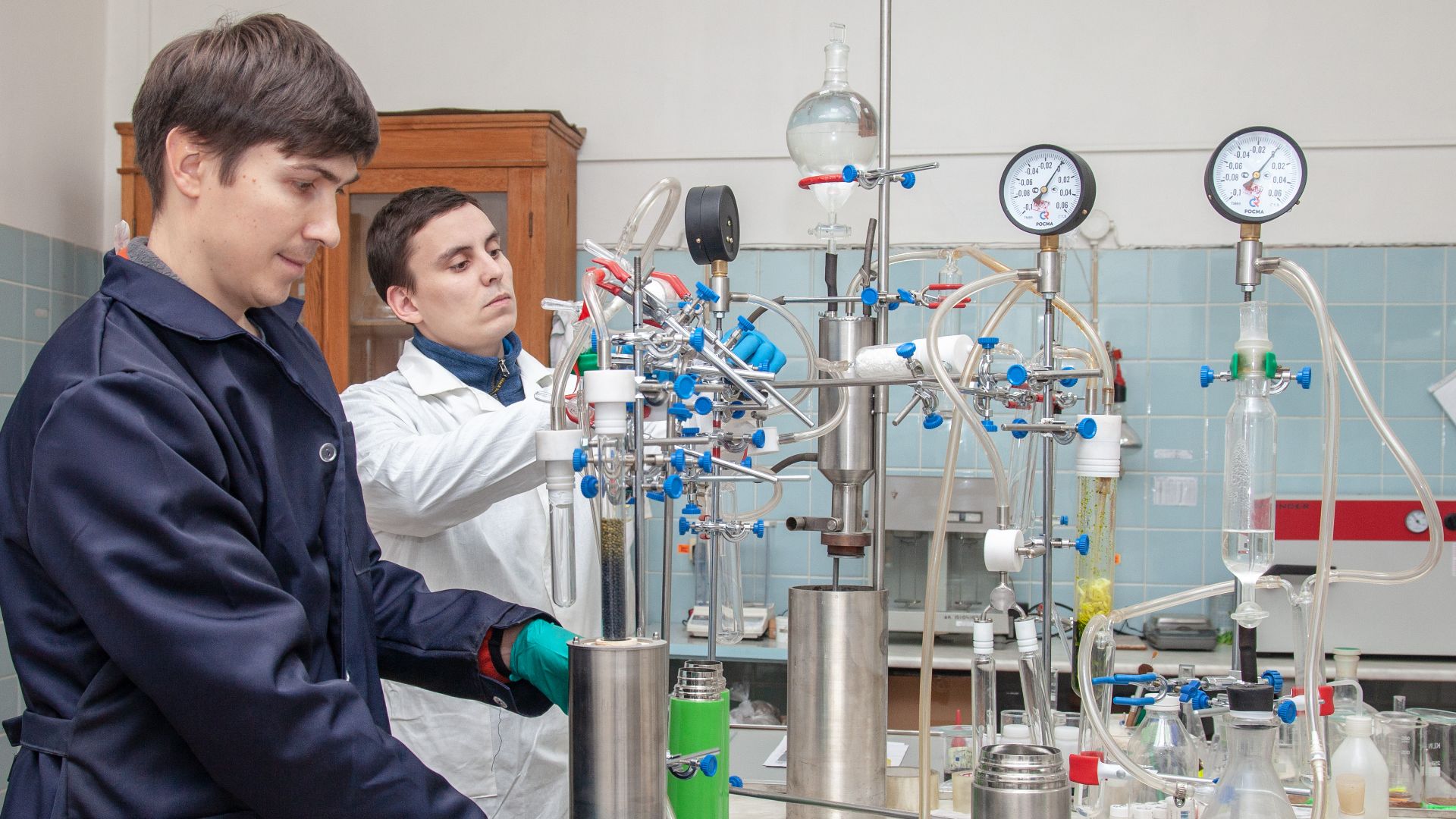 File:Lab for Ecological Radiology of the Institute of Geodinamics and Geology.jpg